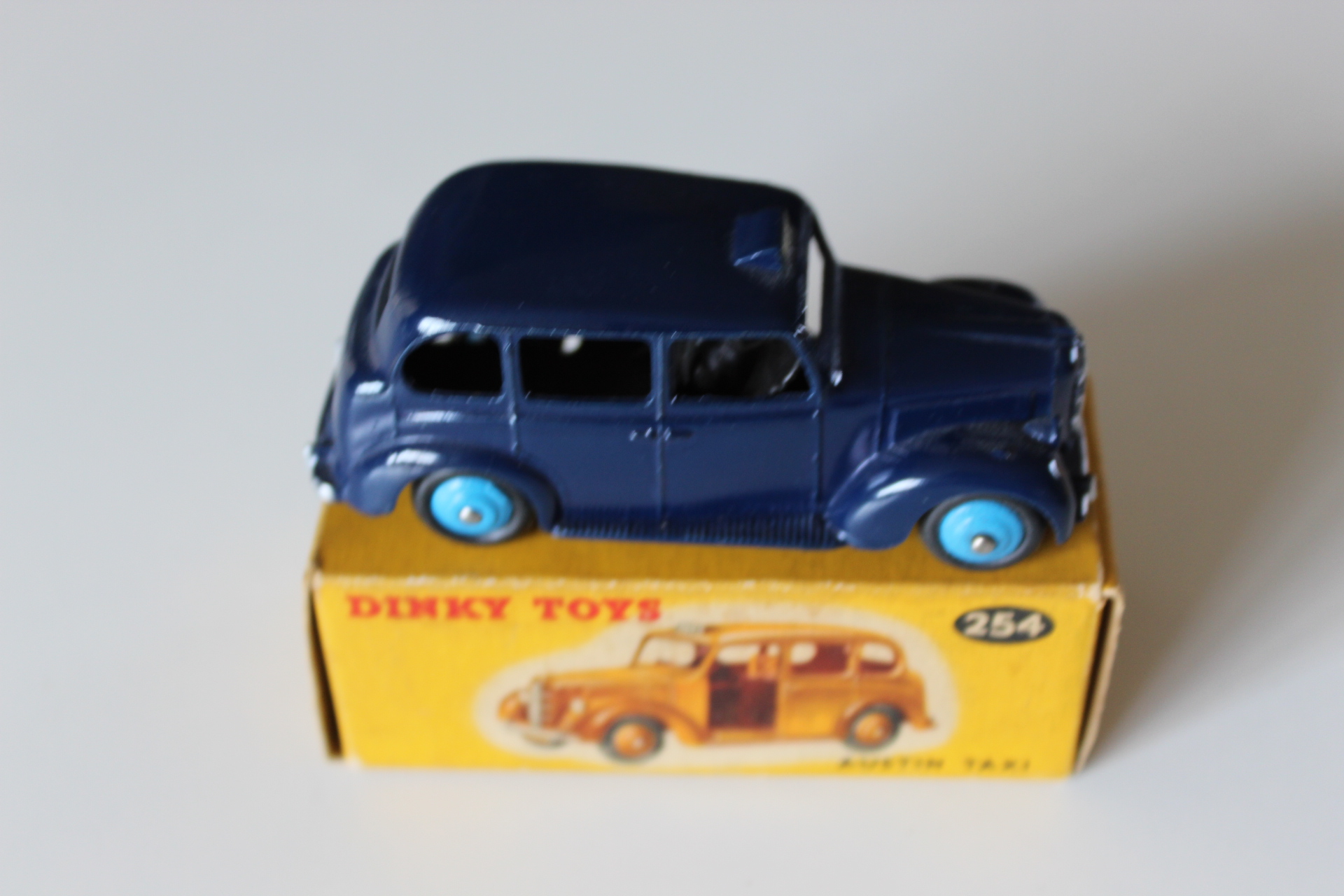 austin taxi dinky toys 254 side