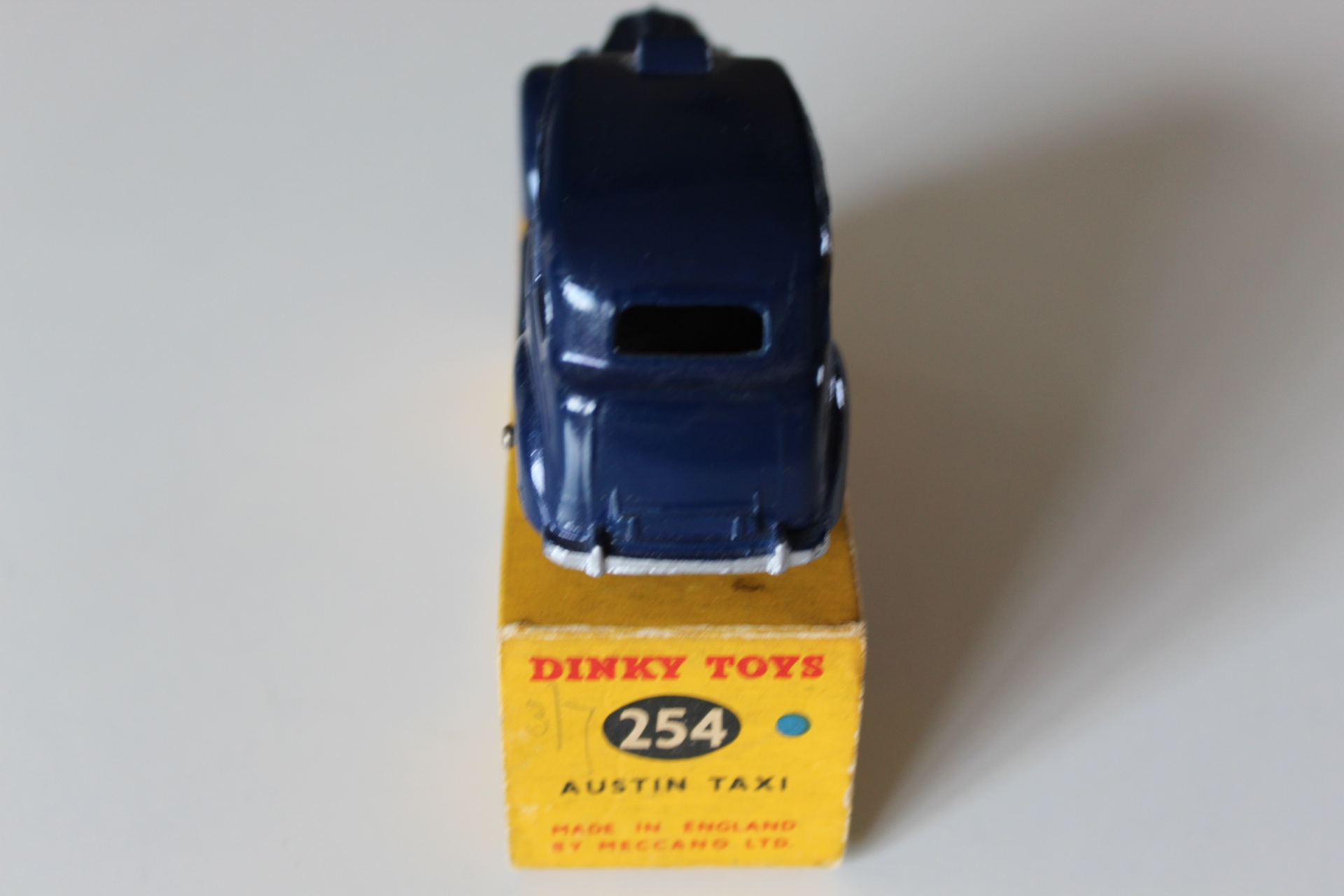 austin taxi dinky toys 254 back