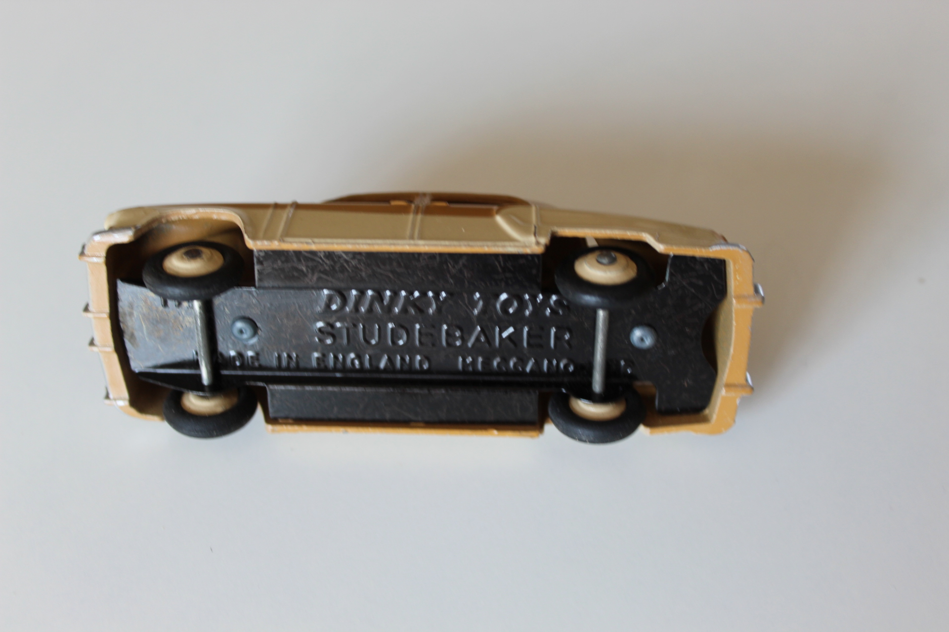 studebaker land cruiser lowline dinky toys 172 base