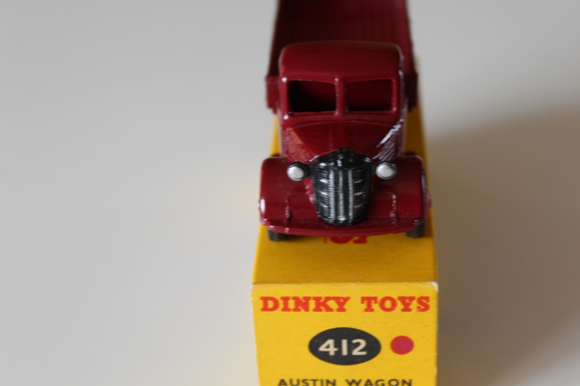 austin wagon dinky toys 412 front