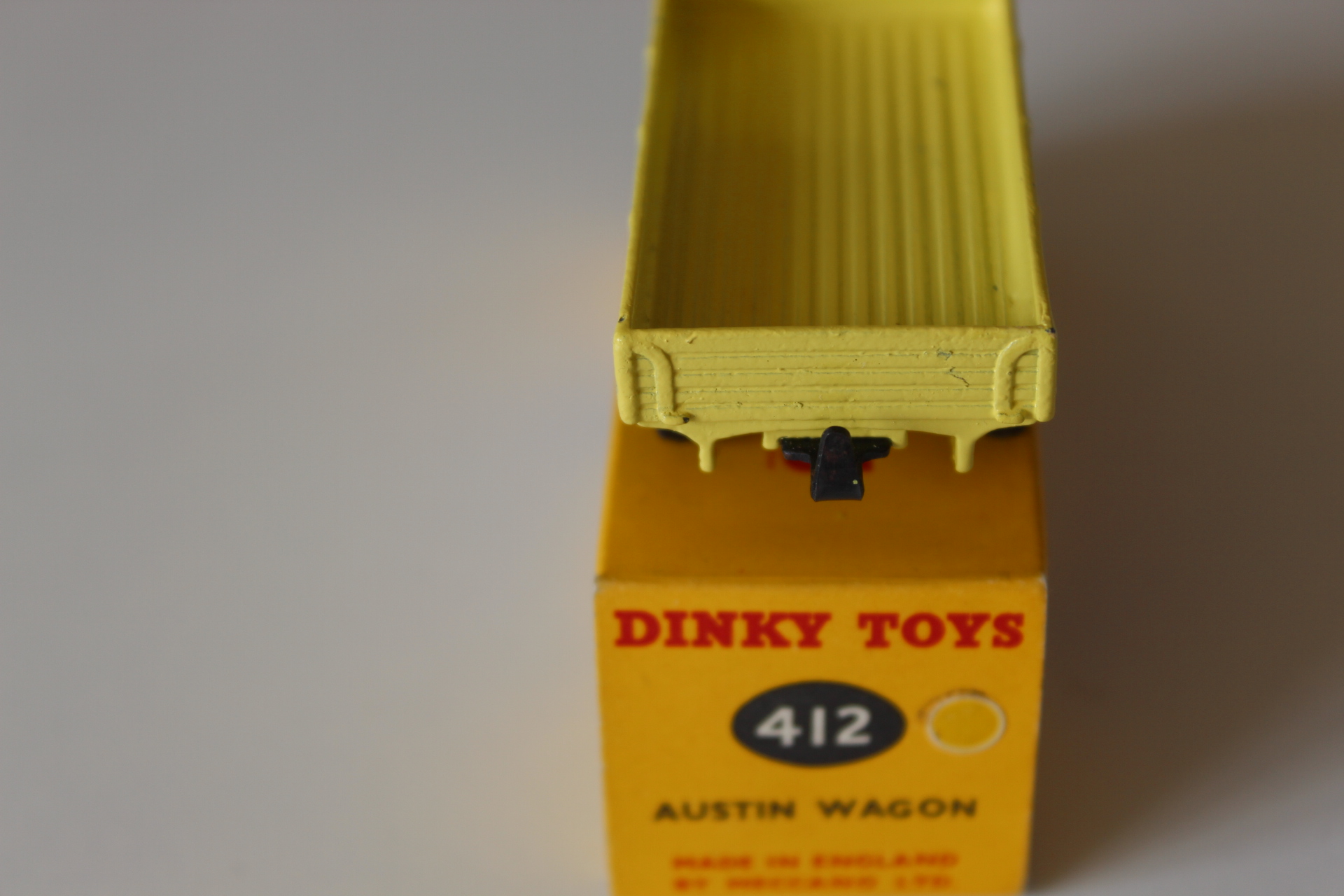 austin wagon dinky toys 412 back