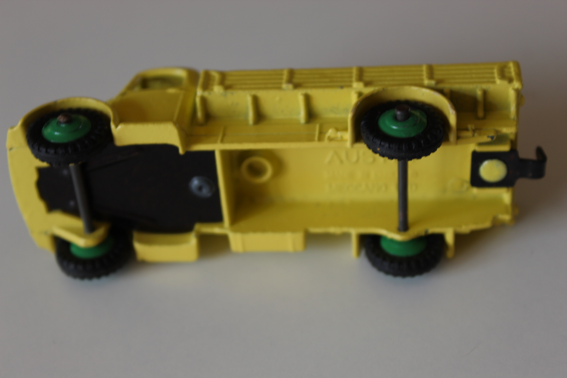 austin wagon dinky toys 412 base