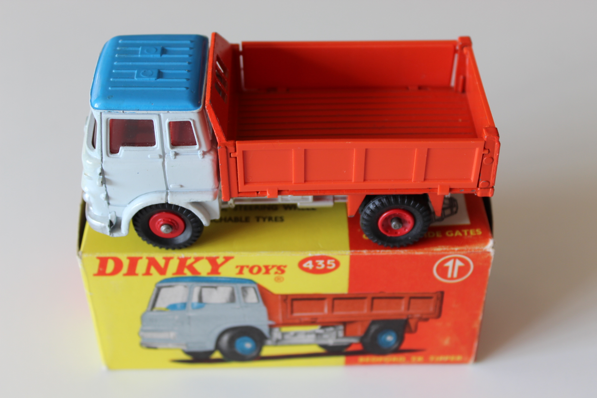 bedford tk tipper dinky toys 435