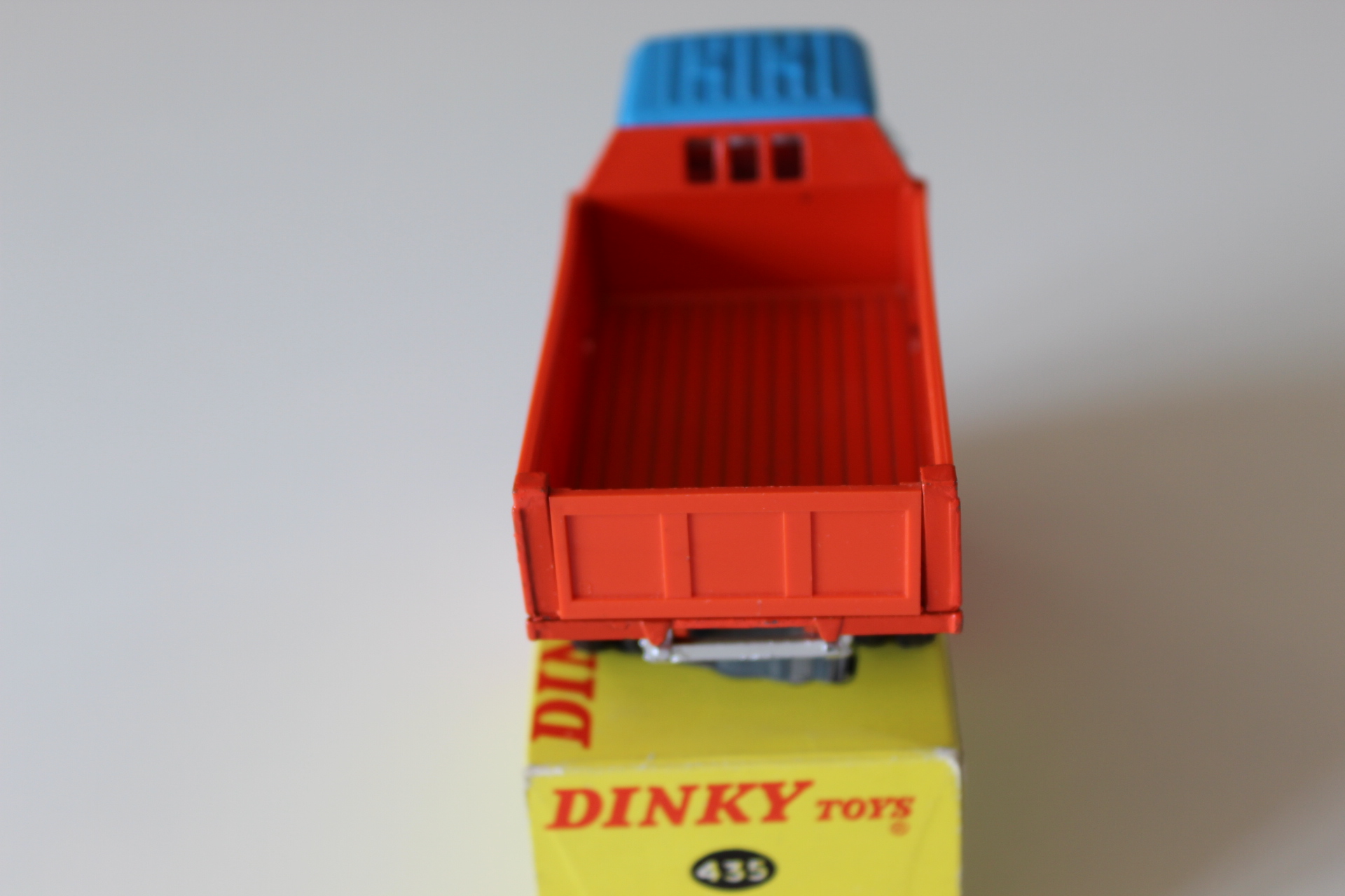 bedford tk tipper dinky toys 435 back