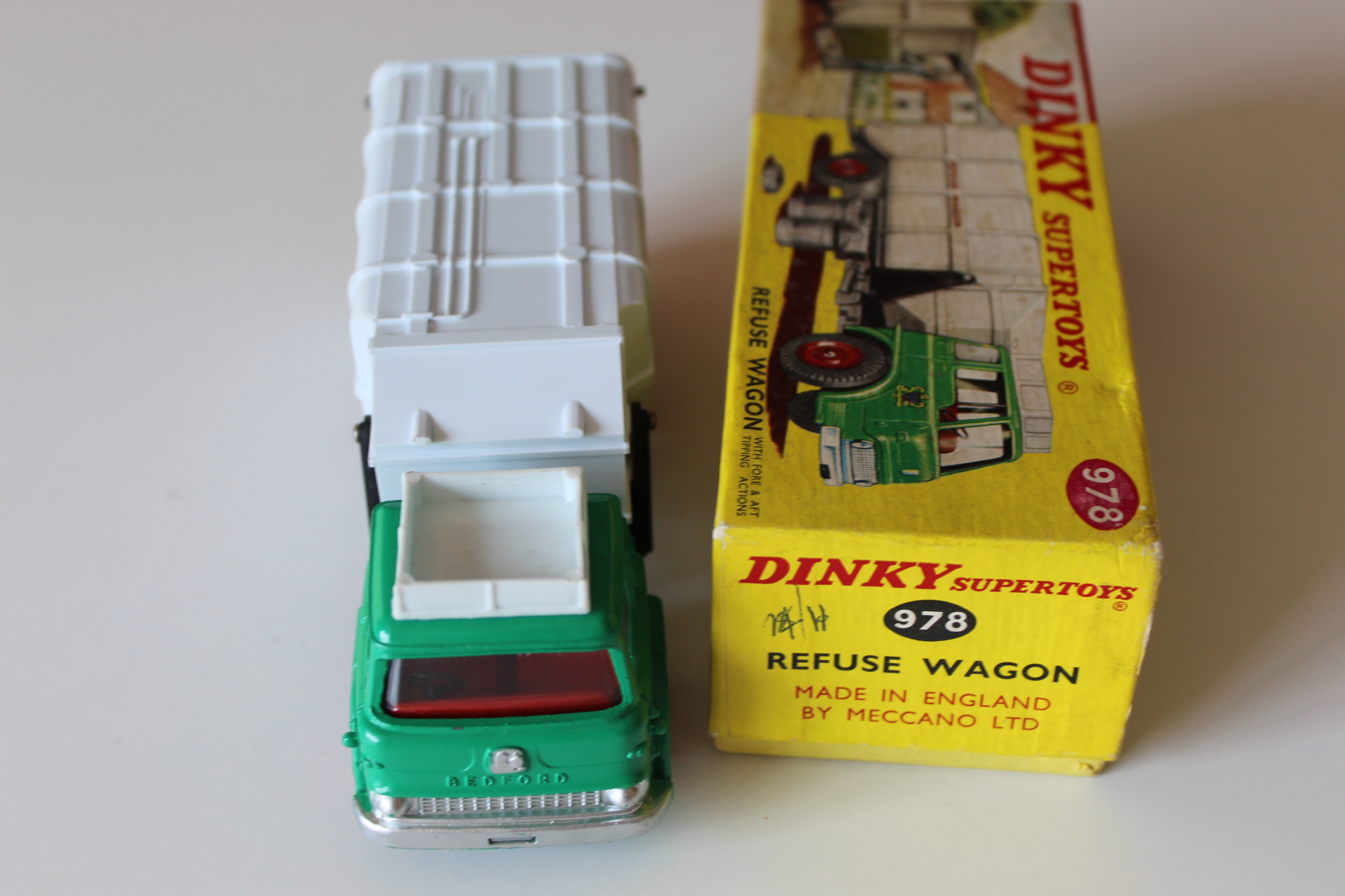 bedford refuse wagon dinky toys 978 front