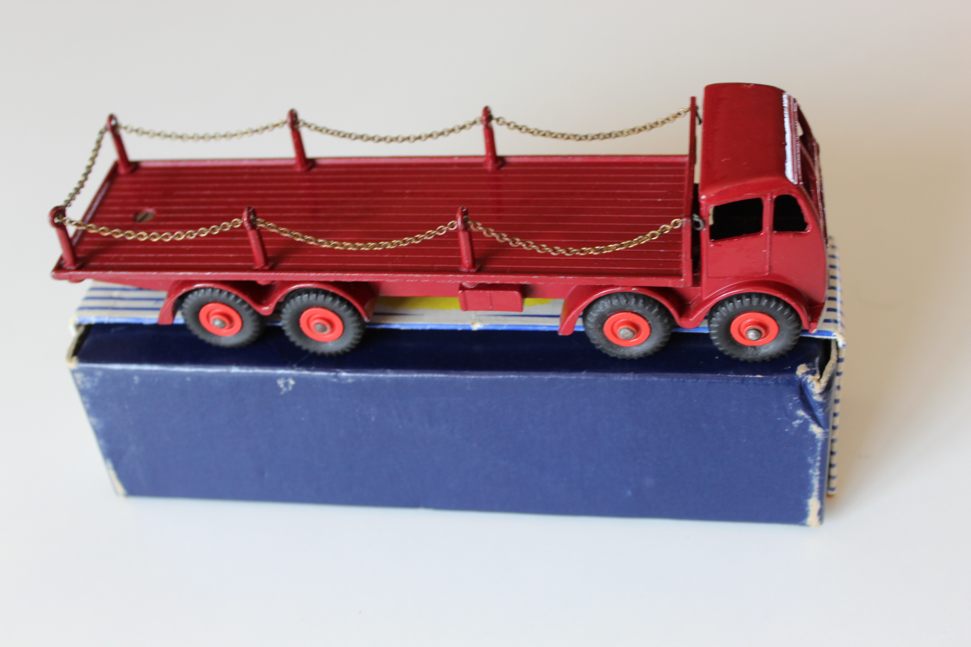 foden 2nd cab chain lorry dinky toys 905 side
