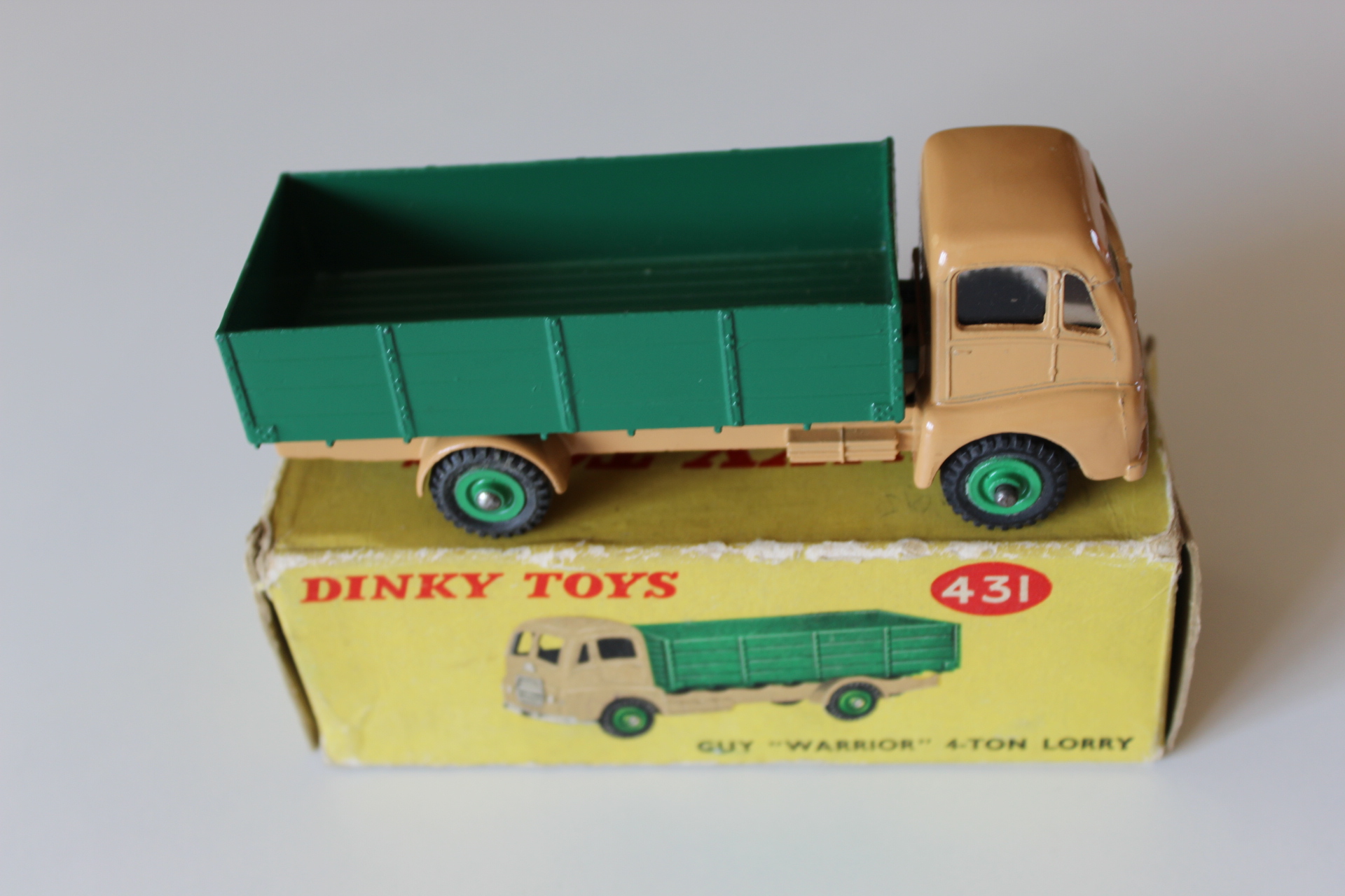 guy warrior wagon windows version dinky toys 431 side