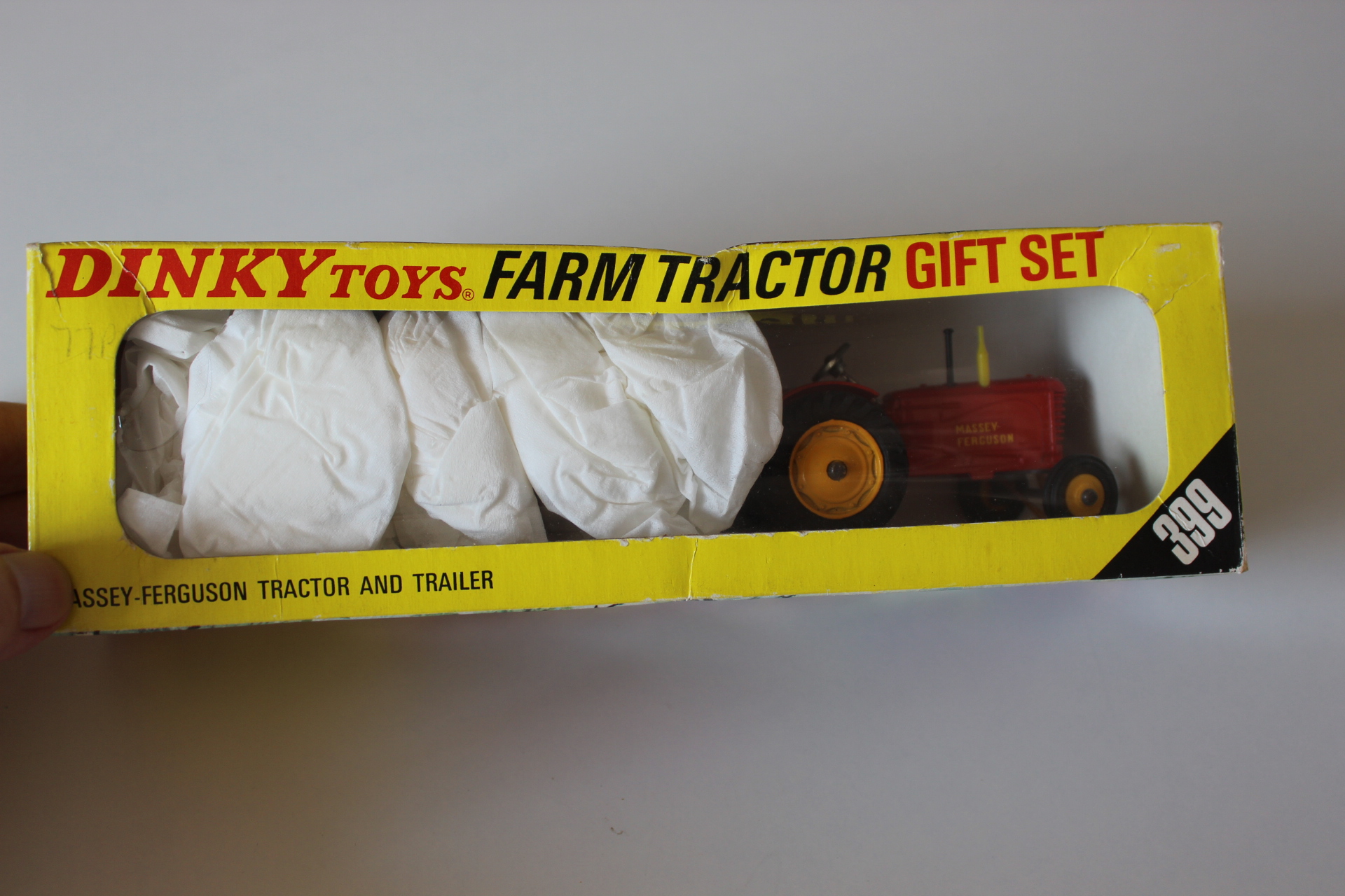 farm tractor gift set dinky toys 399 box front