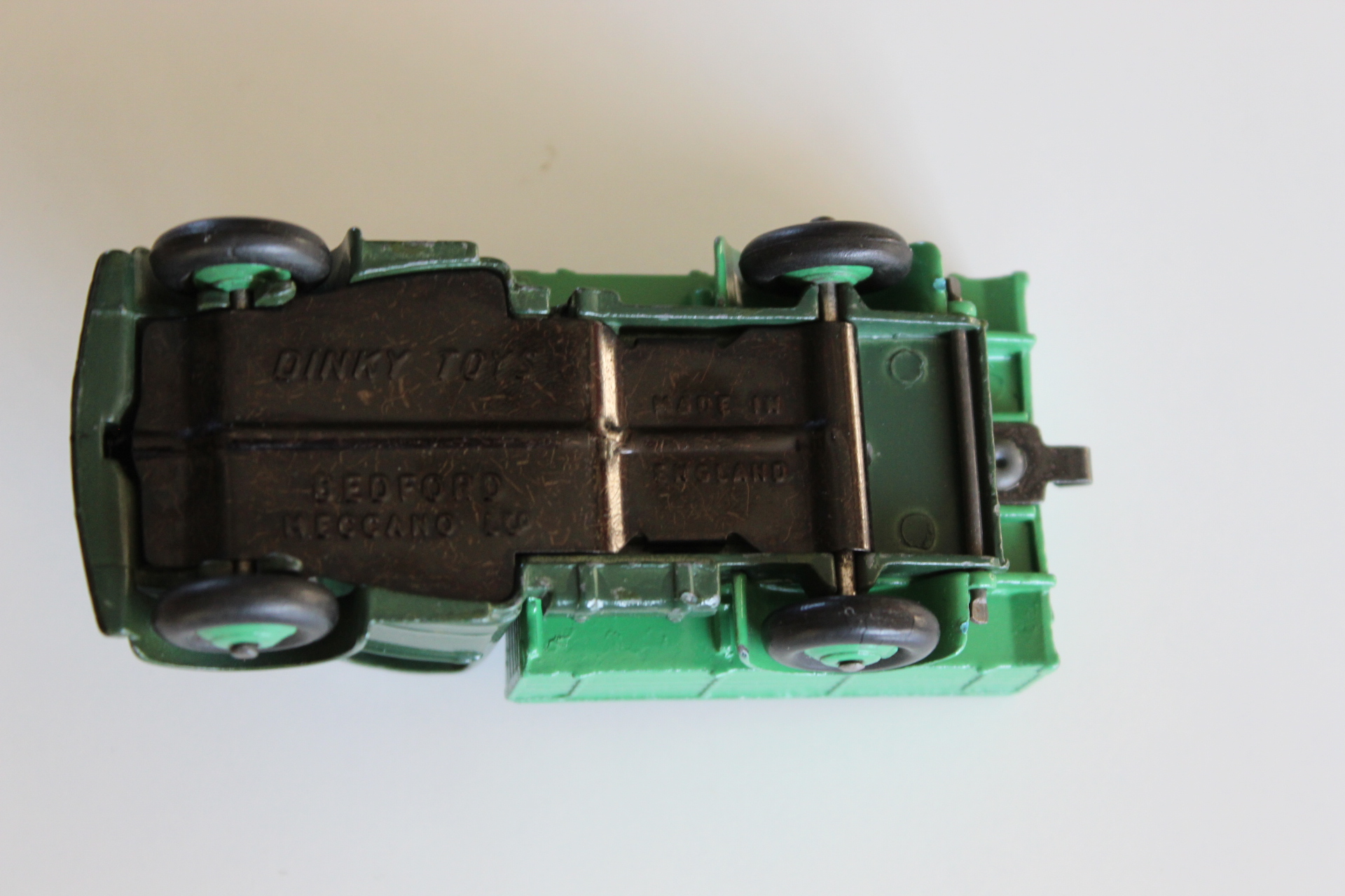 bedford truck dinky toys 25w base