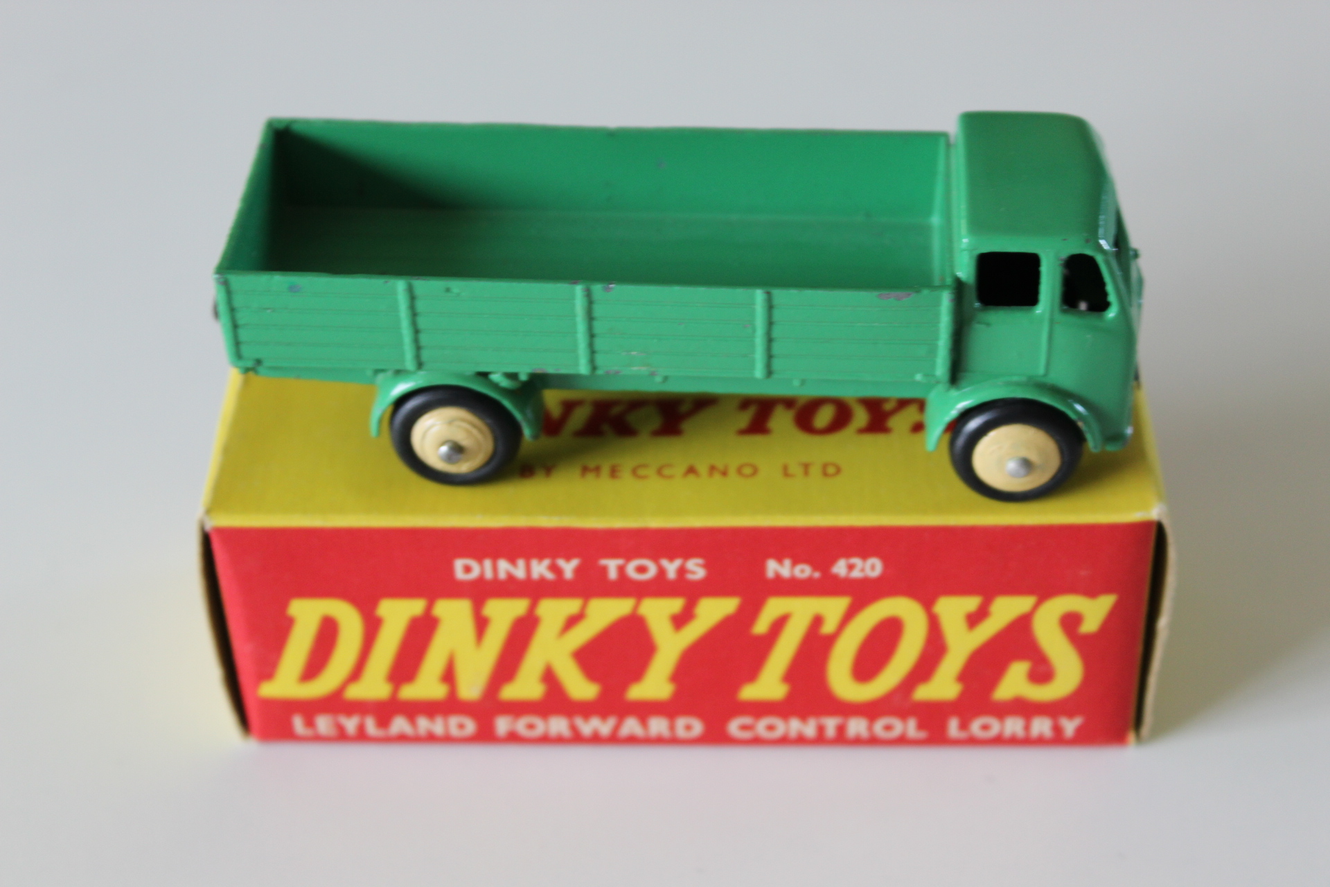 forward control lorry dinky toys 420 side