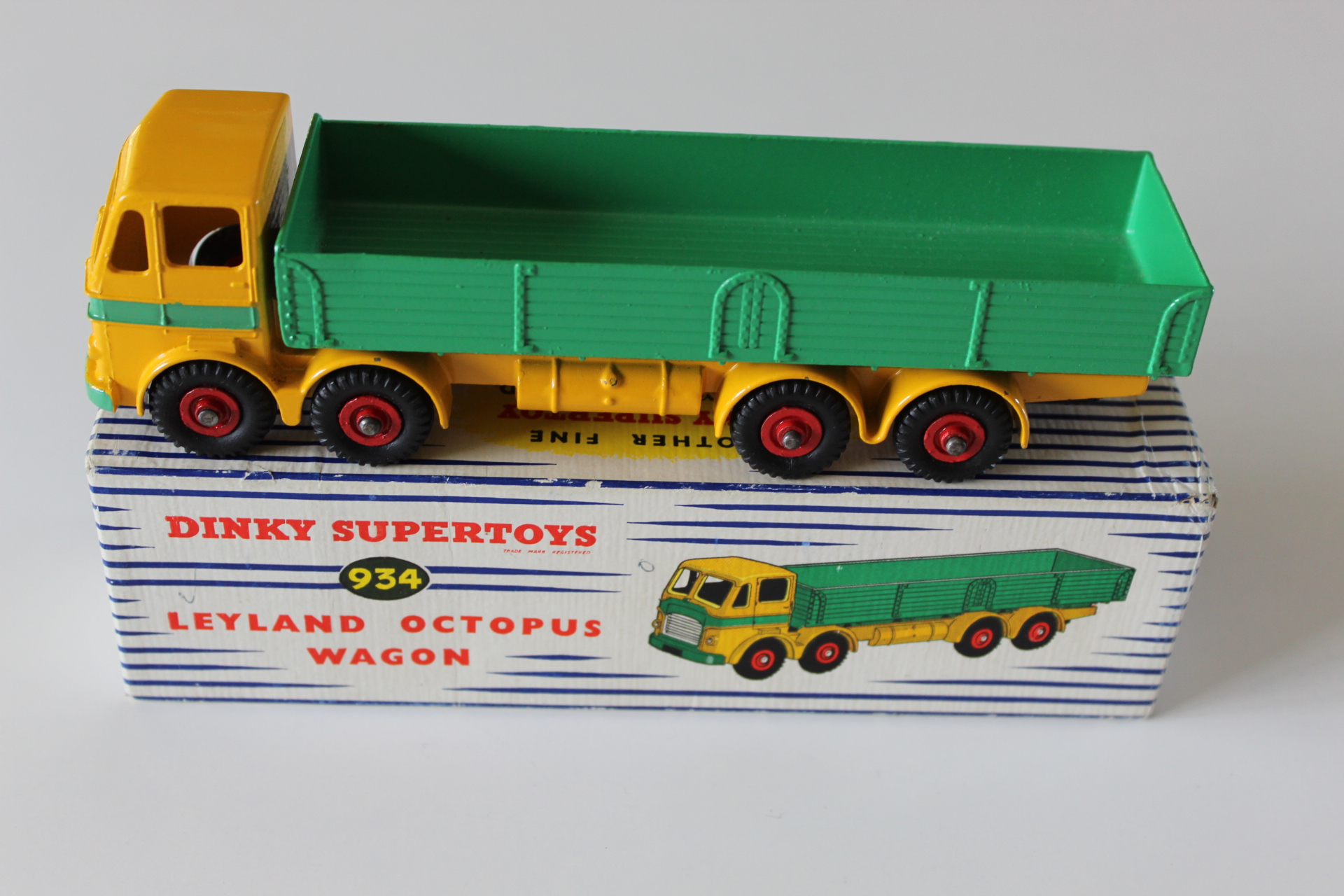 leyland octopus wagom dinky toys 934