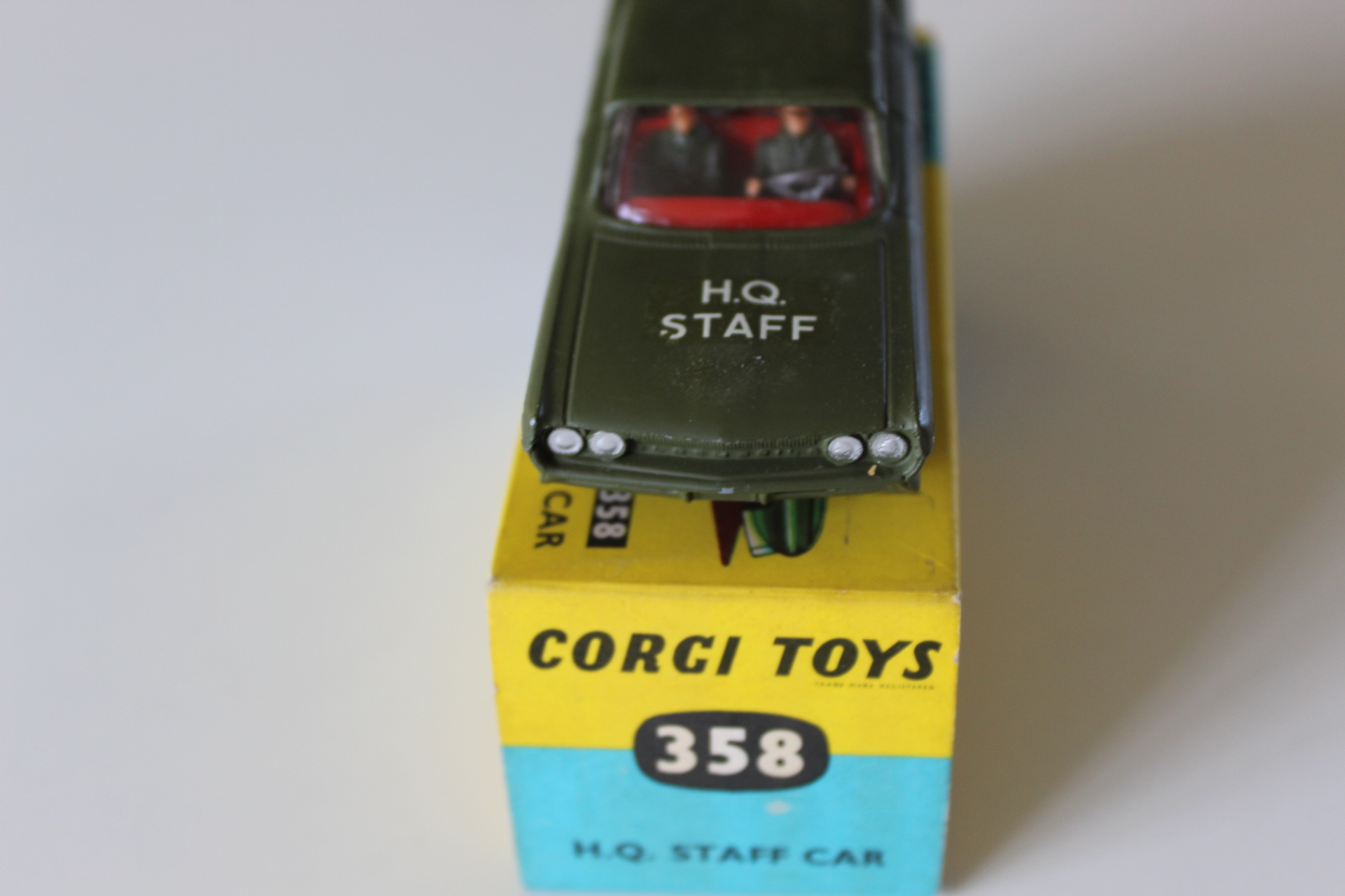 h.q.staff car corgi toys 358 front