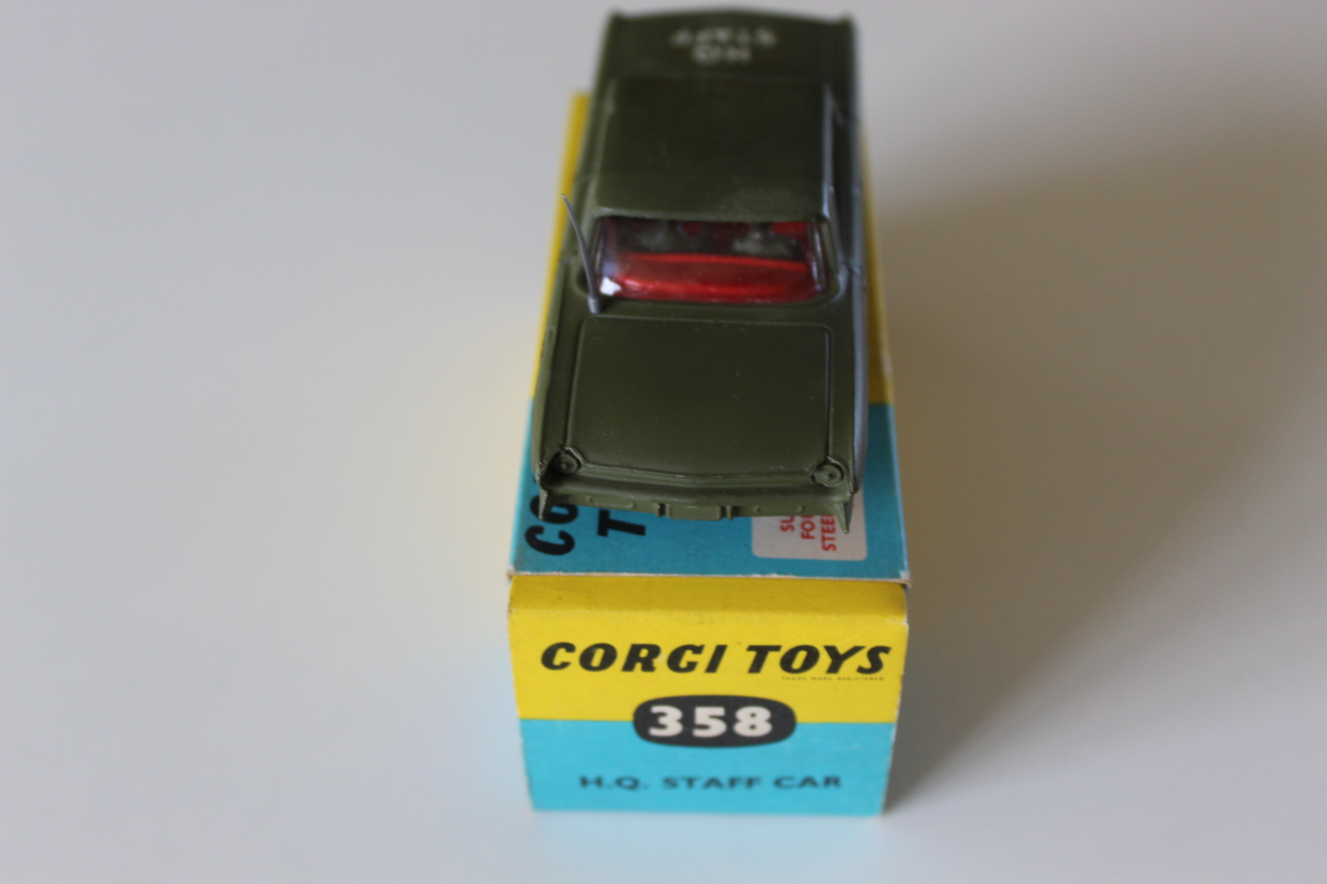 h.q.staff car corgi toys 358 back