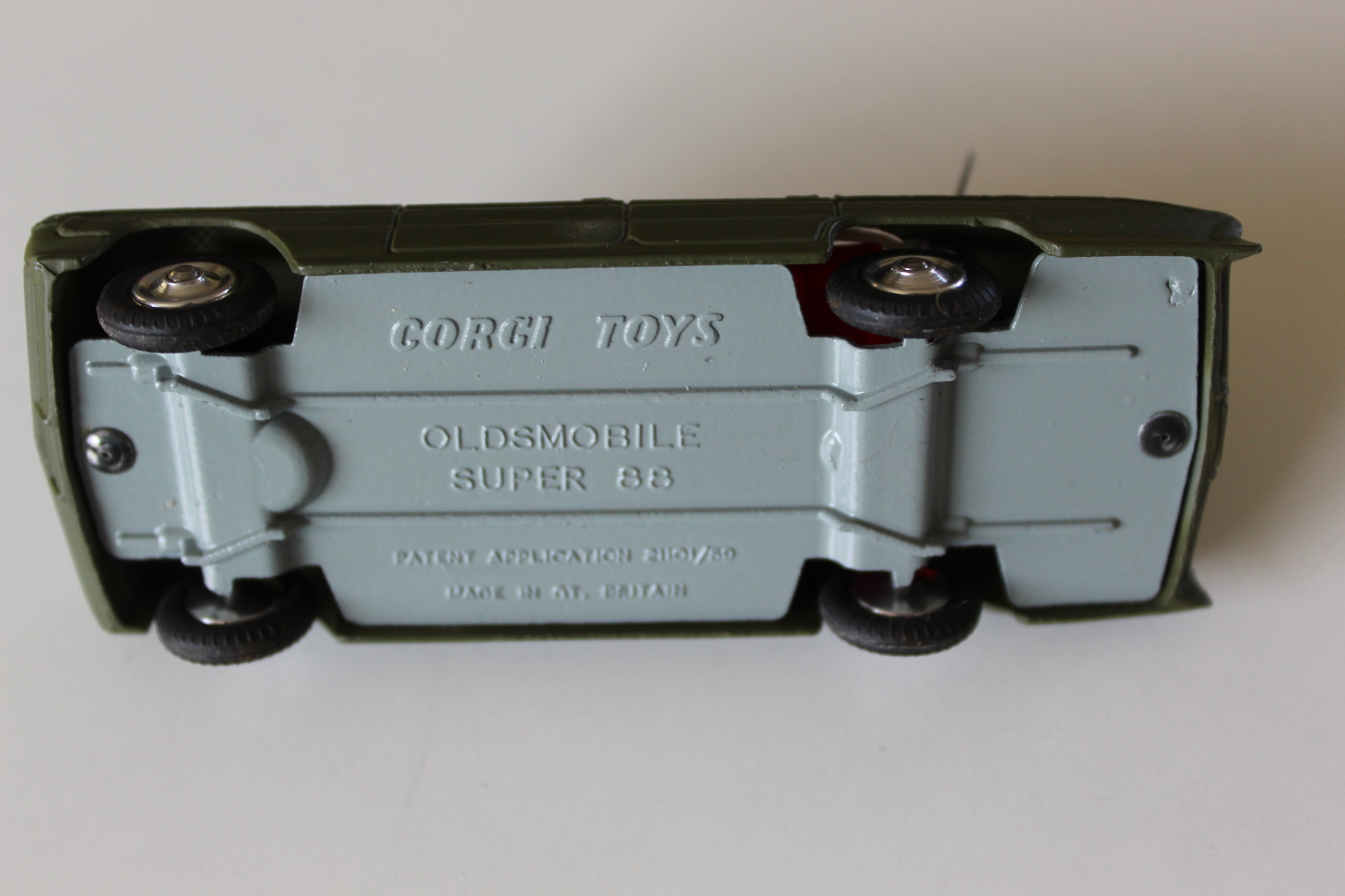 h.q.staff car corgi toys 358 base