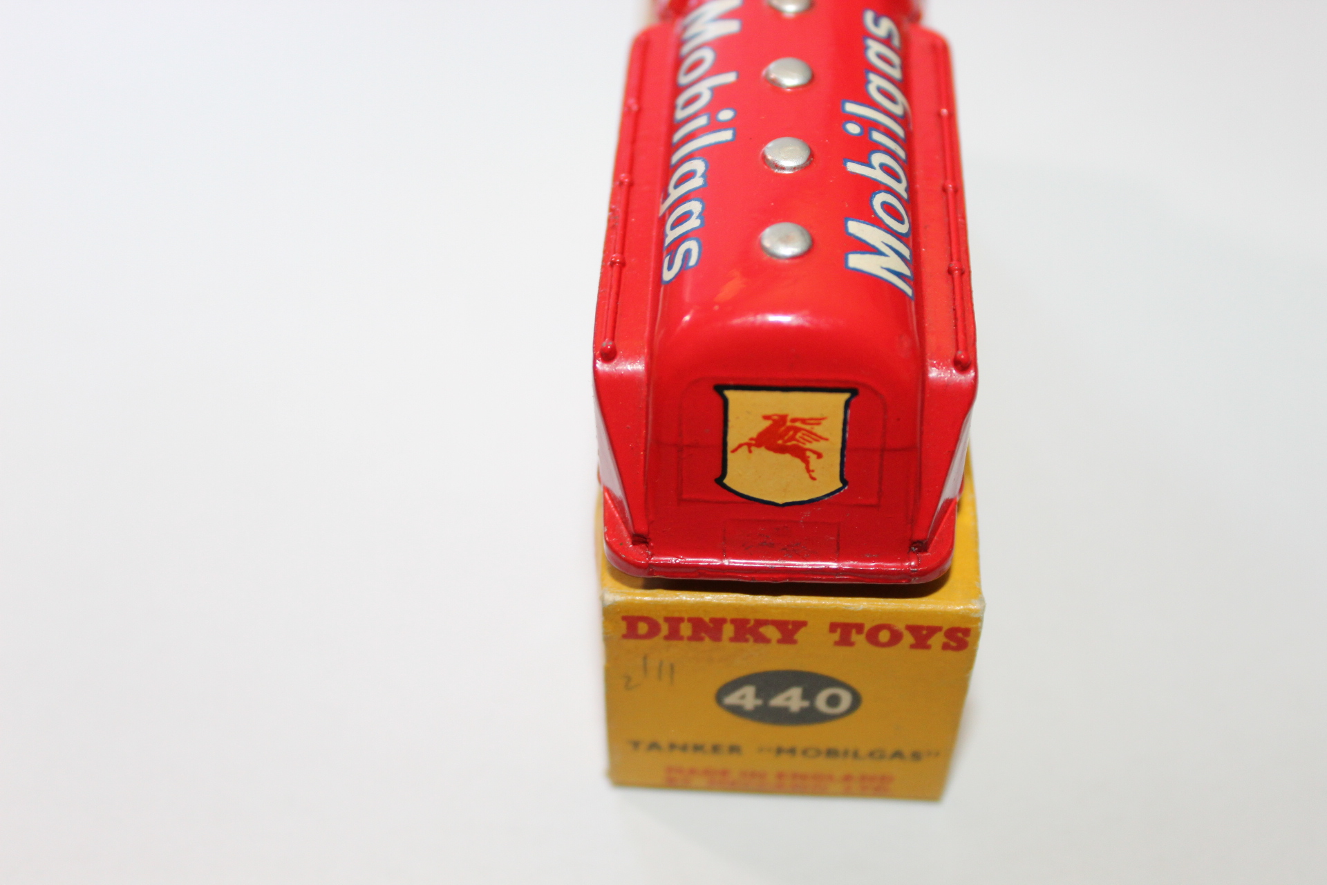 studebaker mobilgas petrol tanker dinky toys 440 back