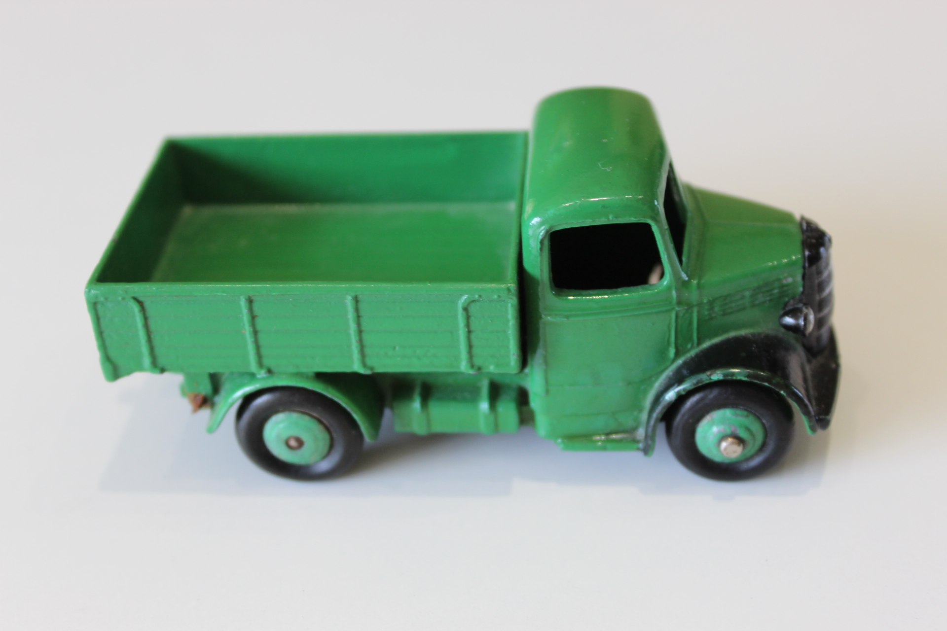bedford truck dinky toys 25w side