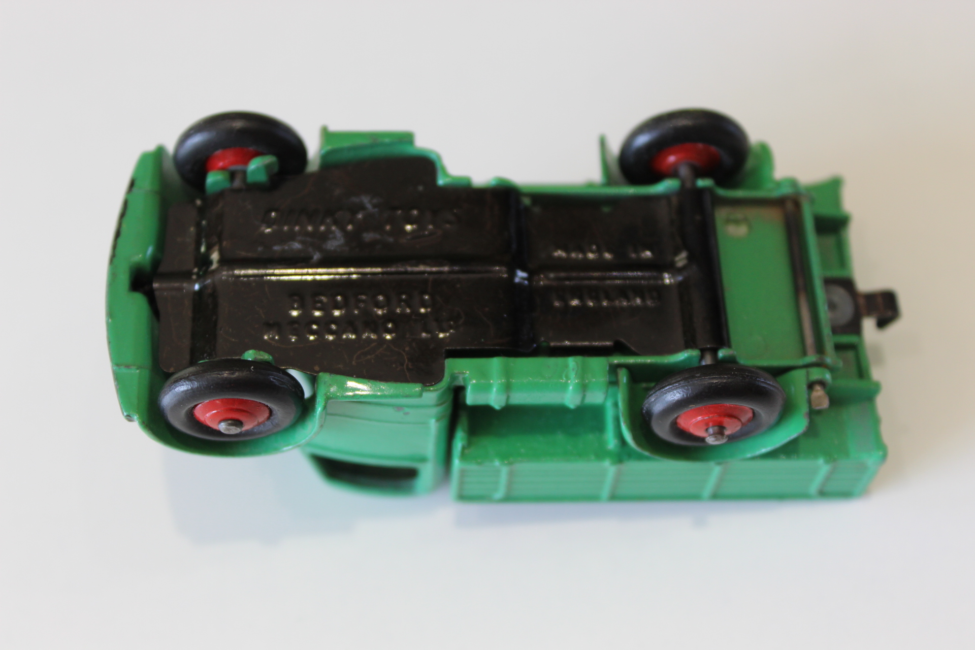 bedford truck dinky toys 25w base