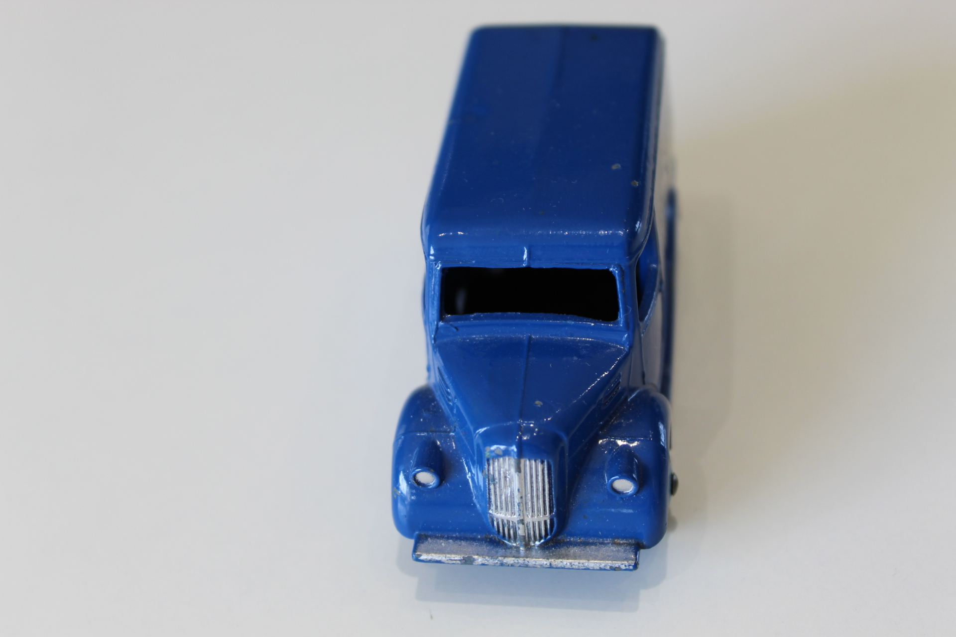 trojan oxo van dinky toys 31c-453 front