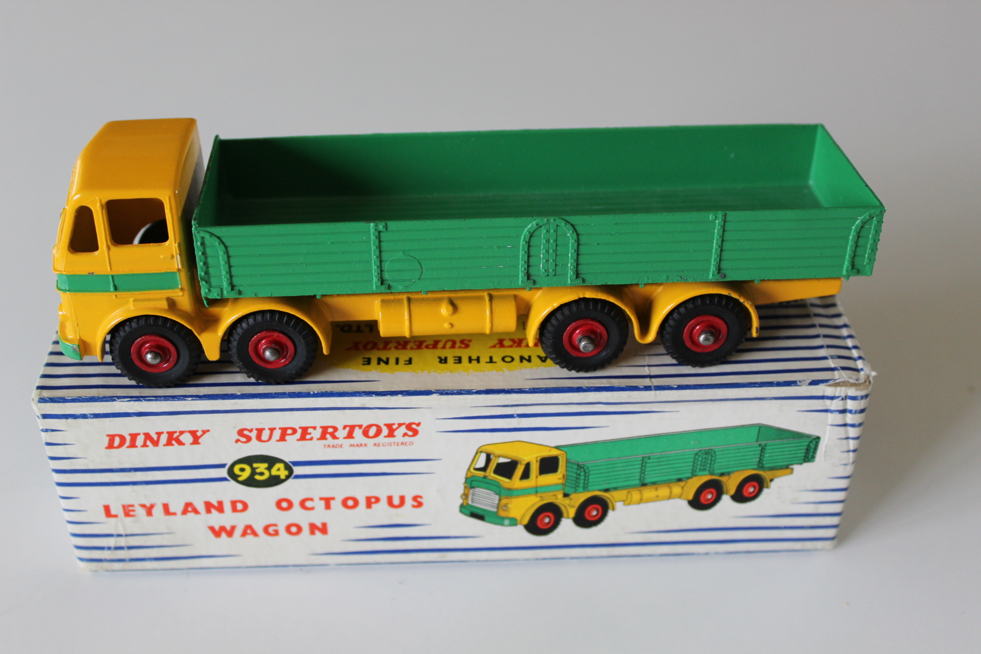 leyland octopus lorry dinky toys 934