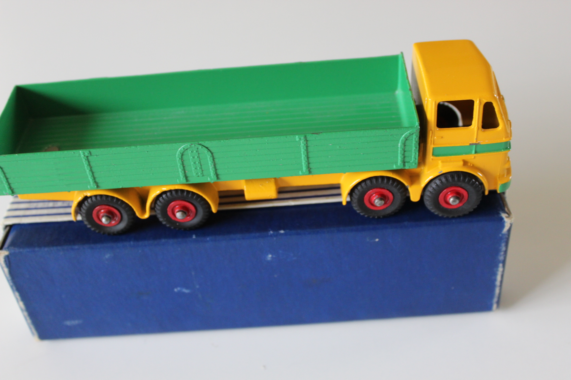 leyland octopus lorry dinky toys 934 side