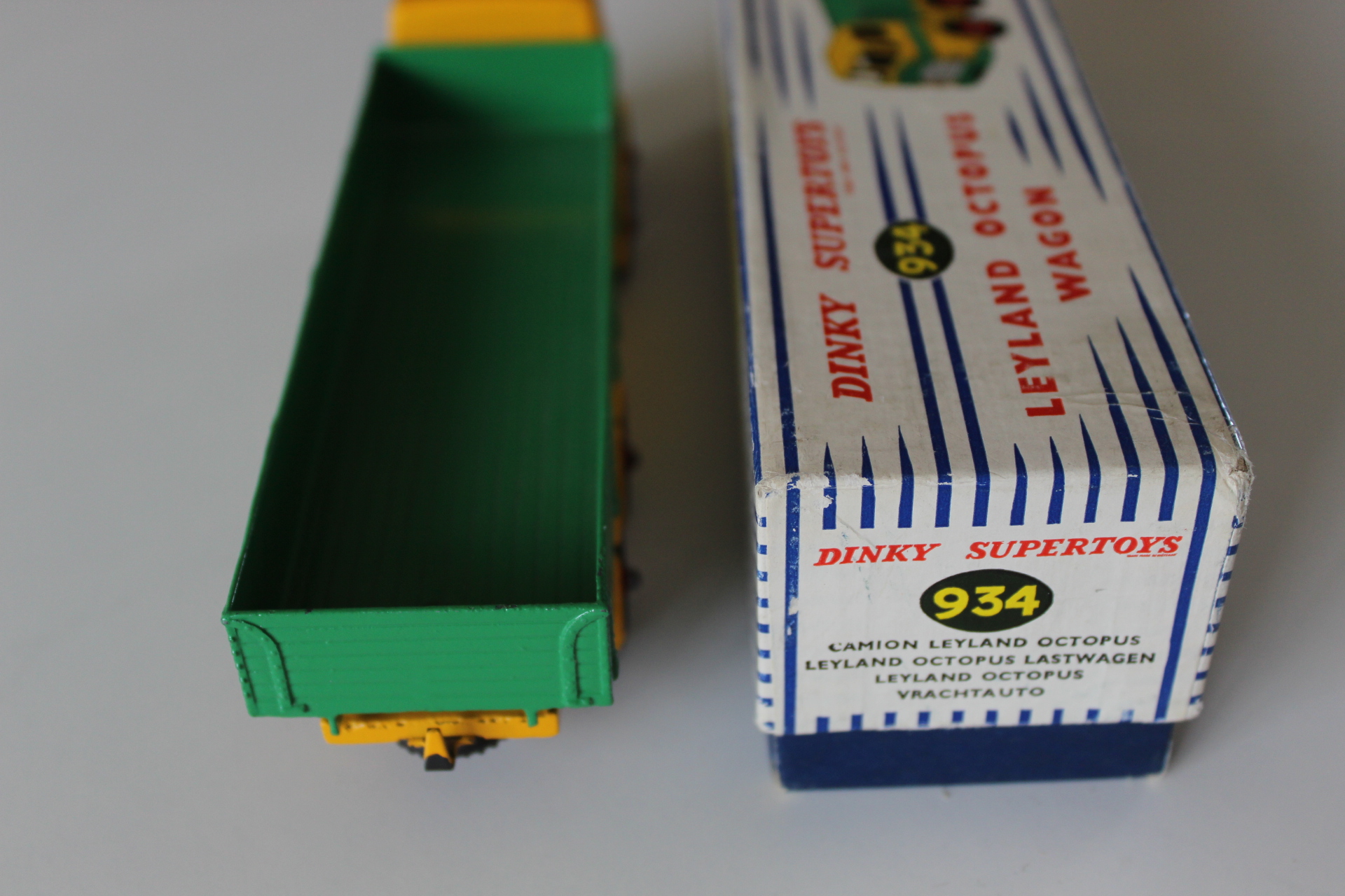 leyland octopus lorry dinky toys 934 back