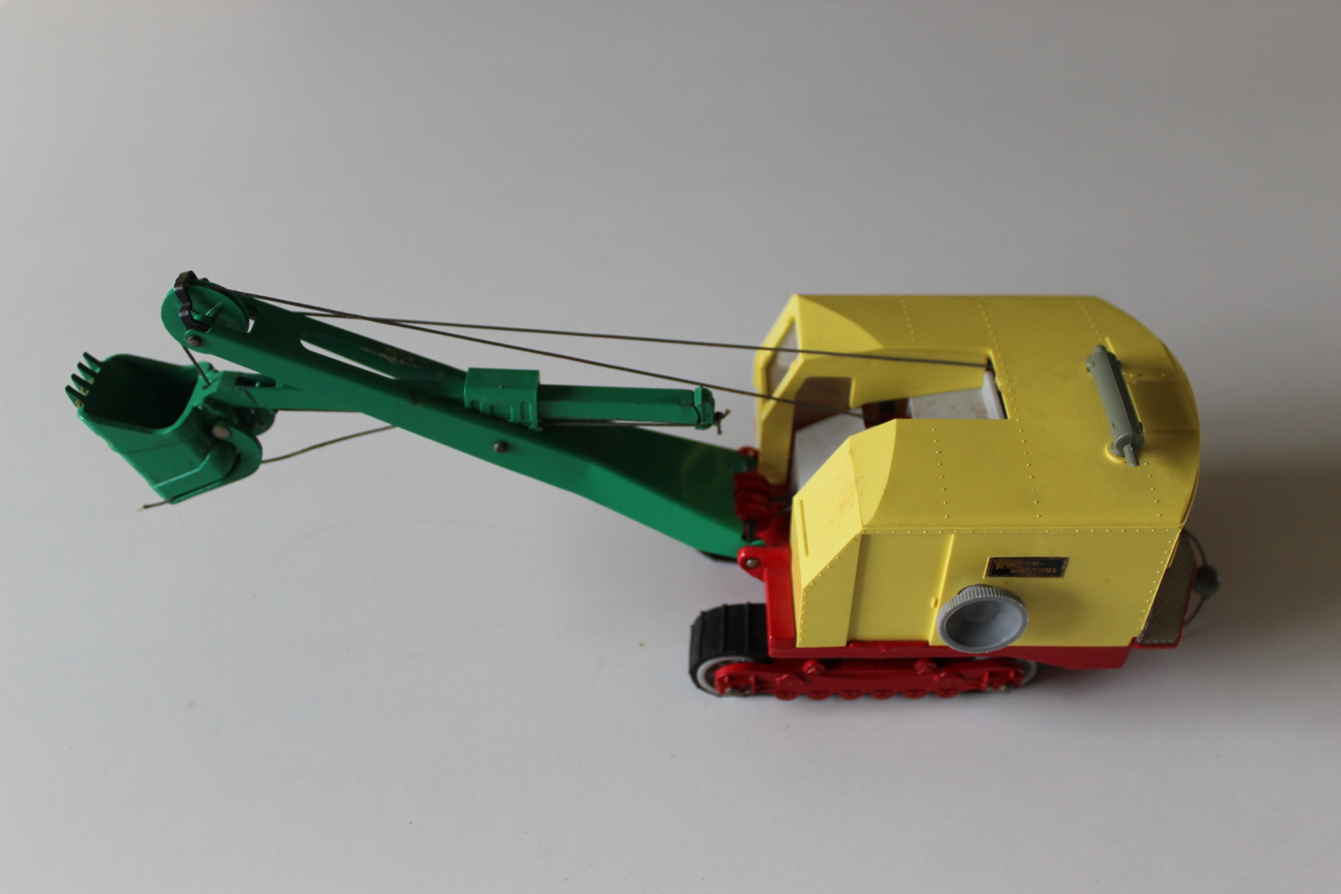 ruston bucyrus excavator dinky toys 975 left side