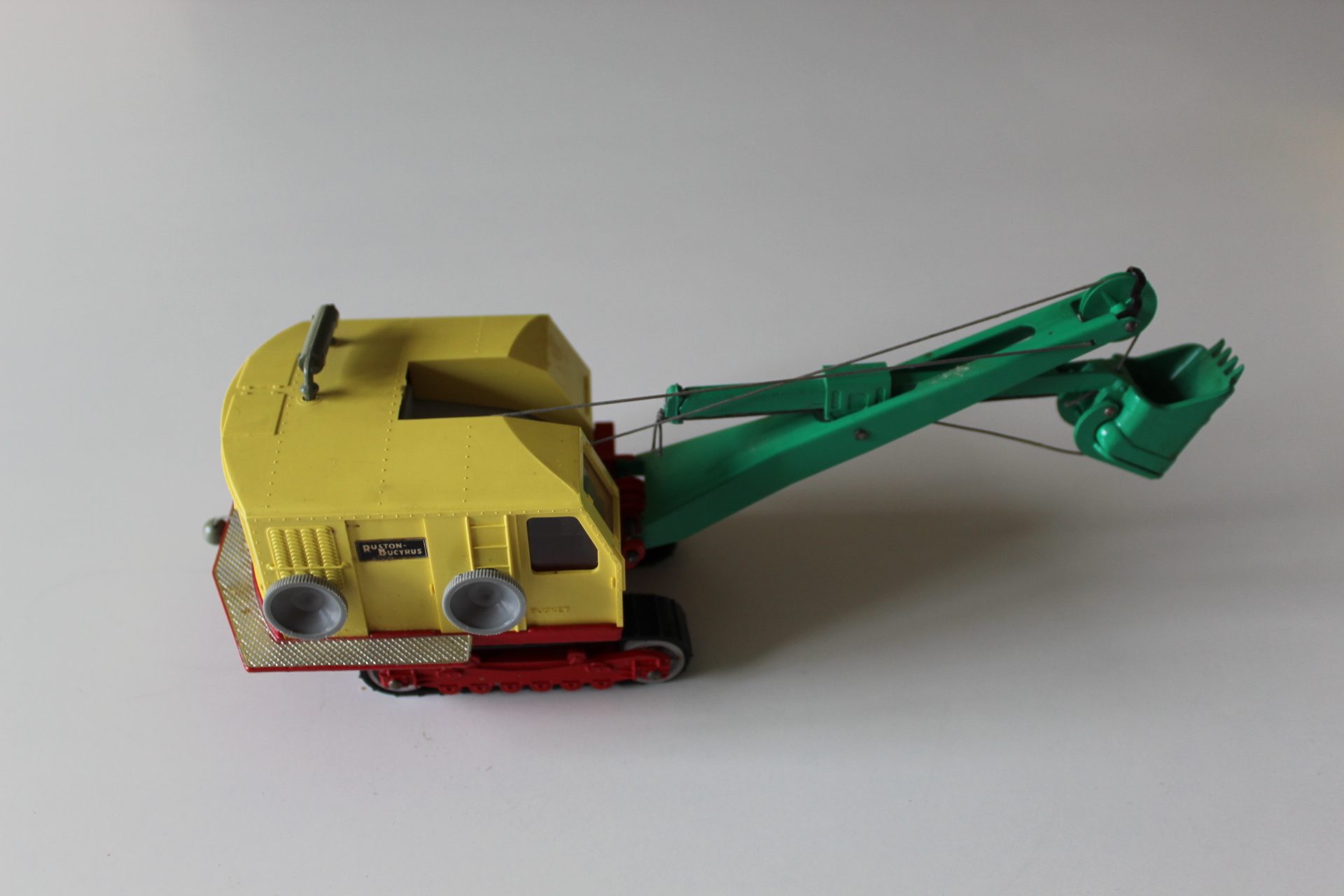 ruston bucyrus excavator dinky toys 975 right side