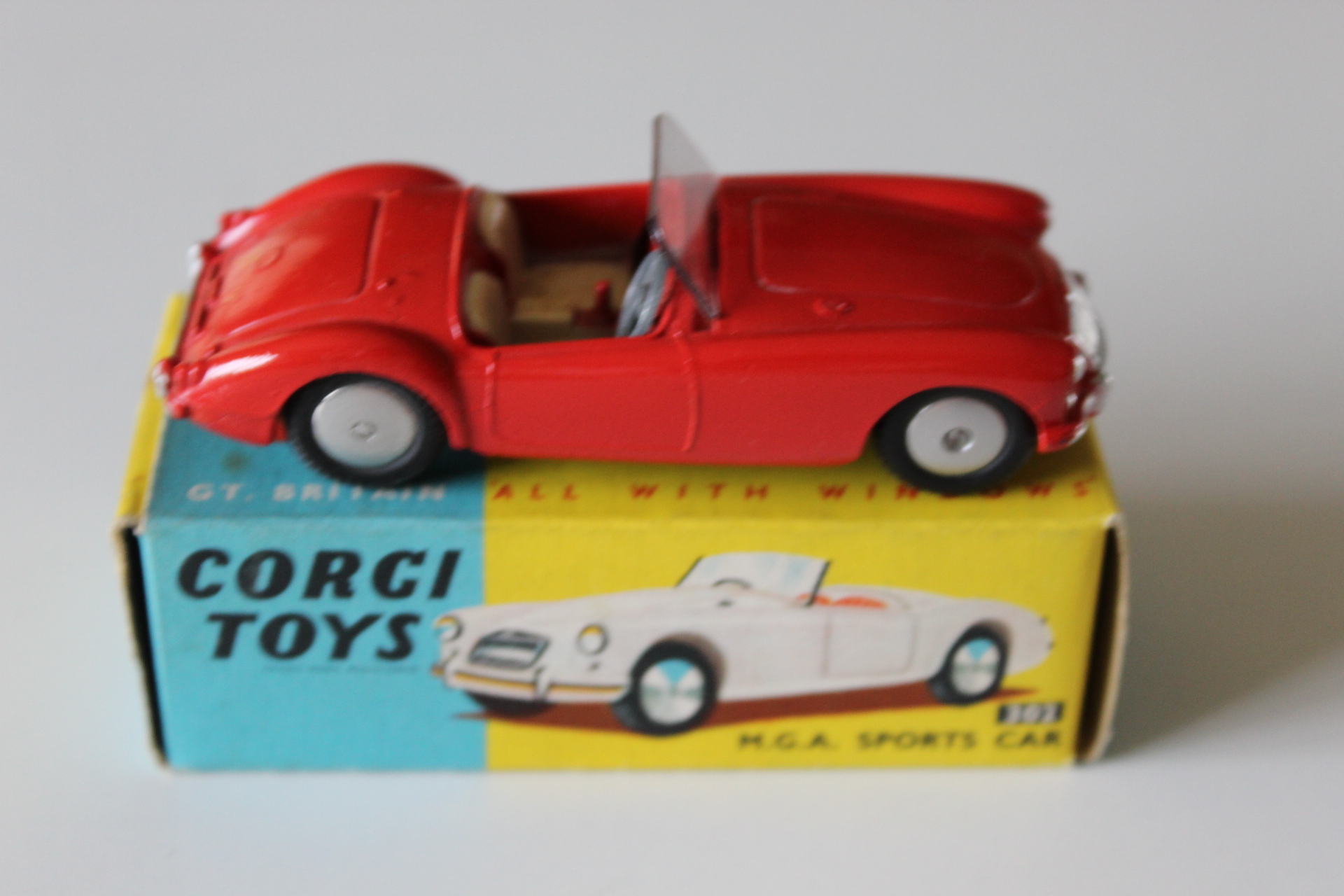mga sports car corgi toys 302 side