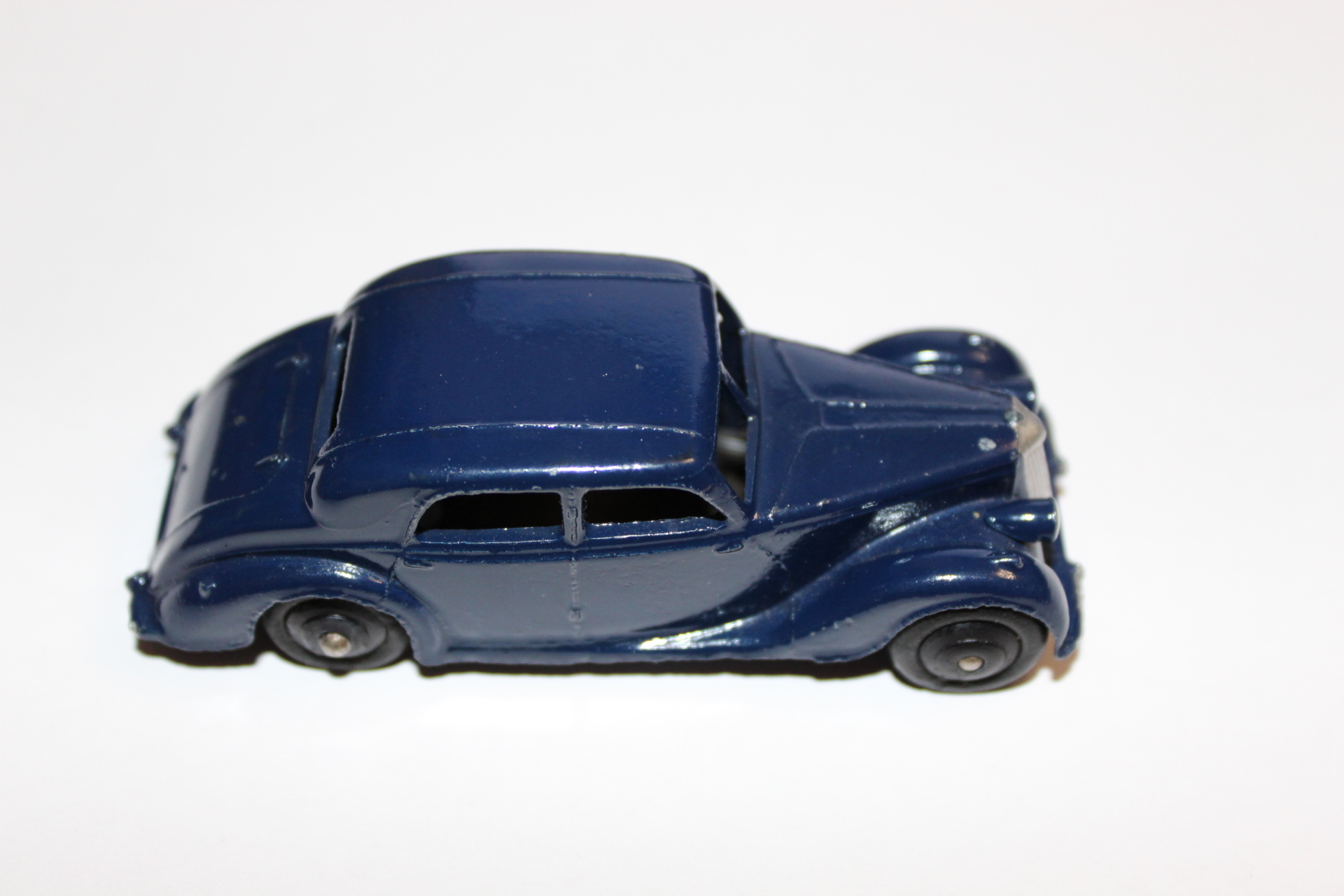 riley saloon dinky toys 40a side