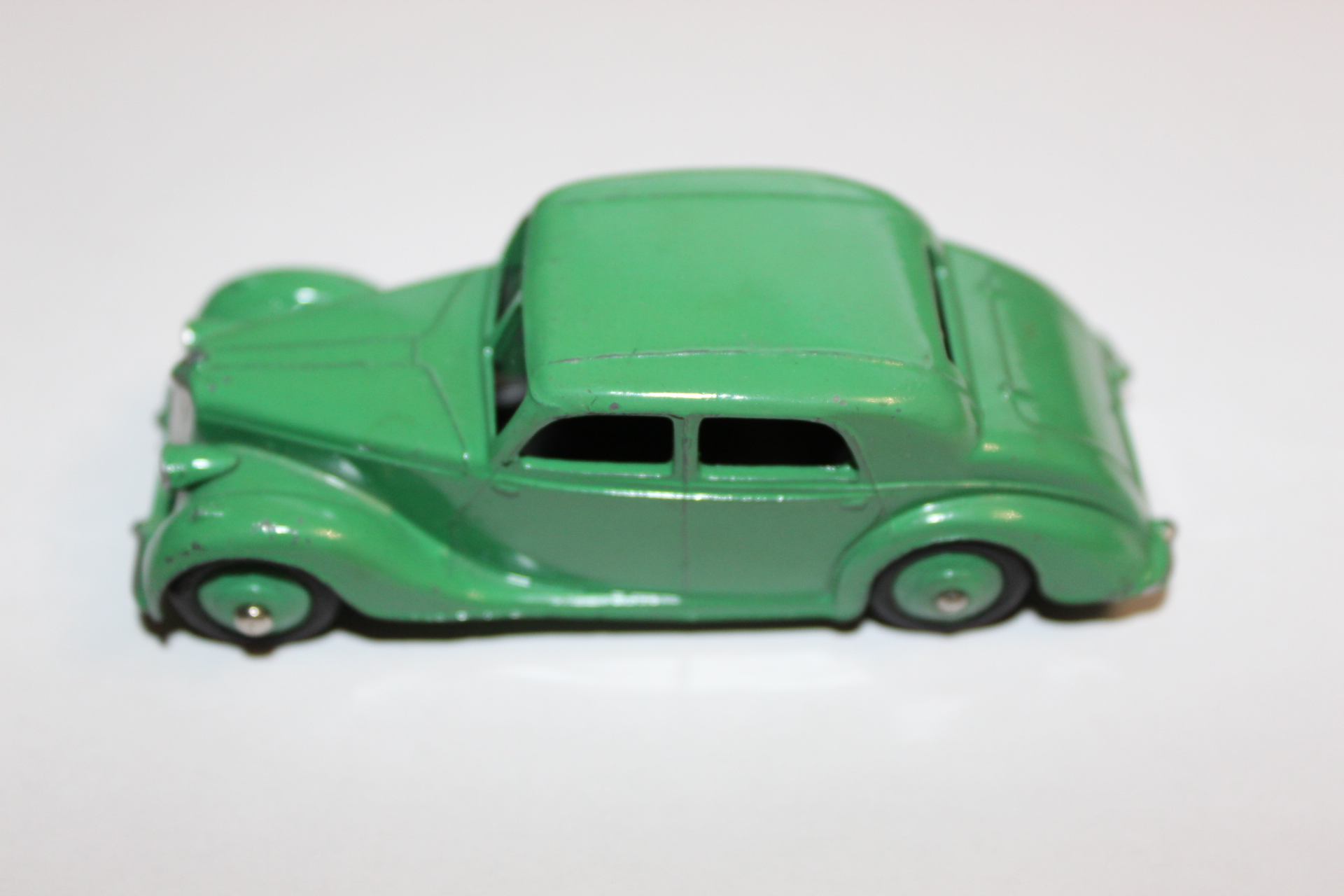 riley saloon dinky toys 40a