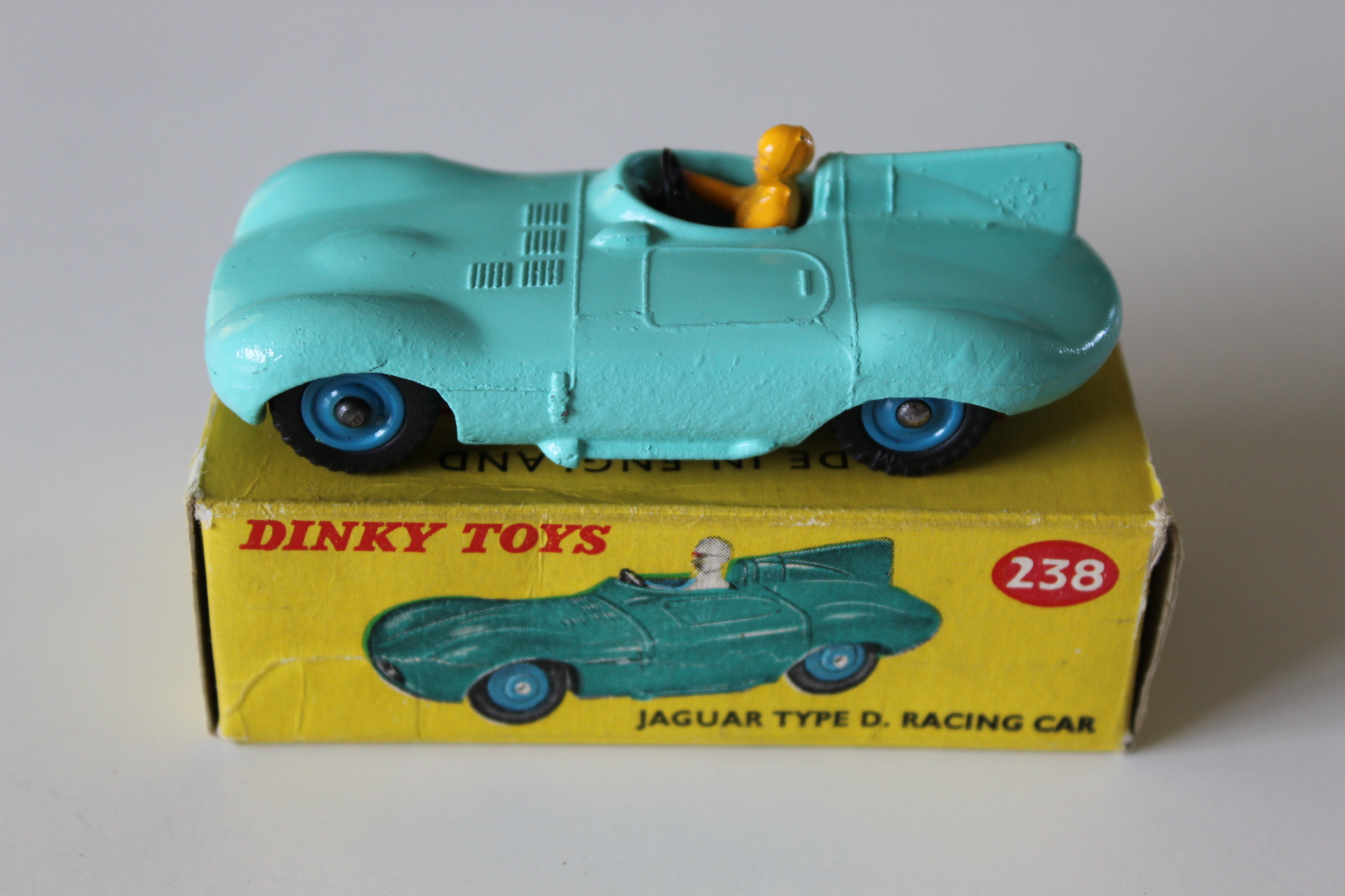 'd' type jaguar dinky toys 238