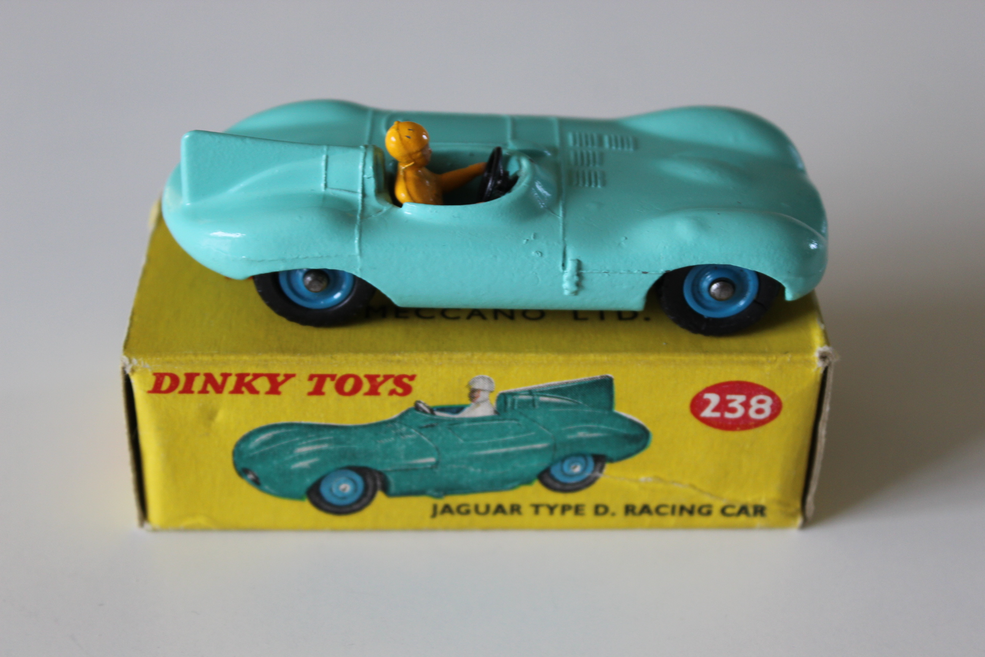 'd' type jaguar dinky toys 238 side