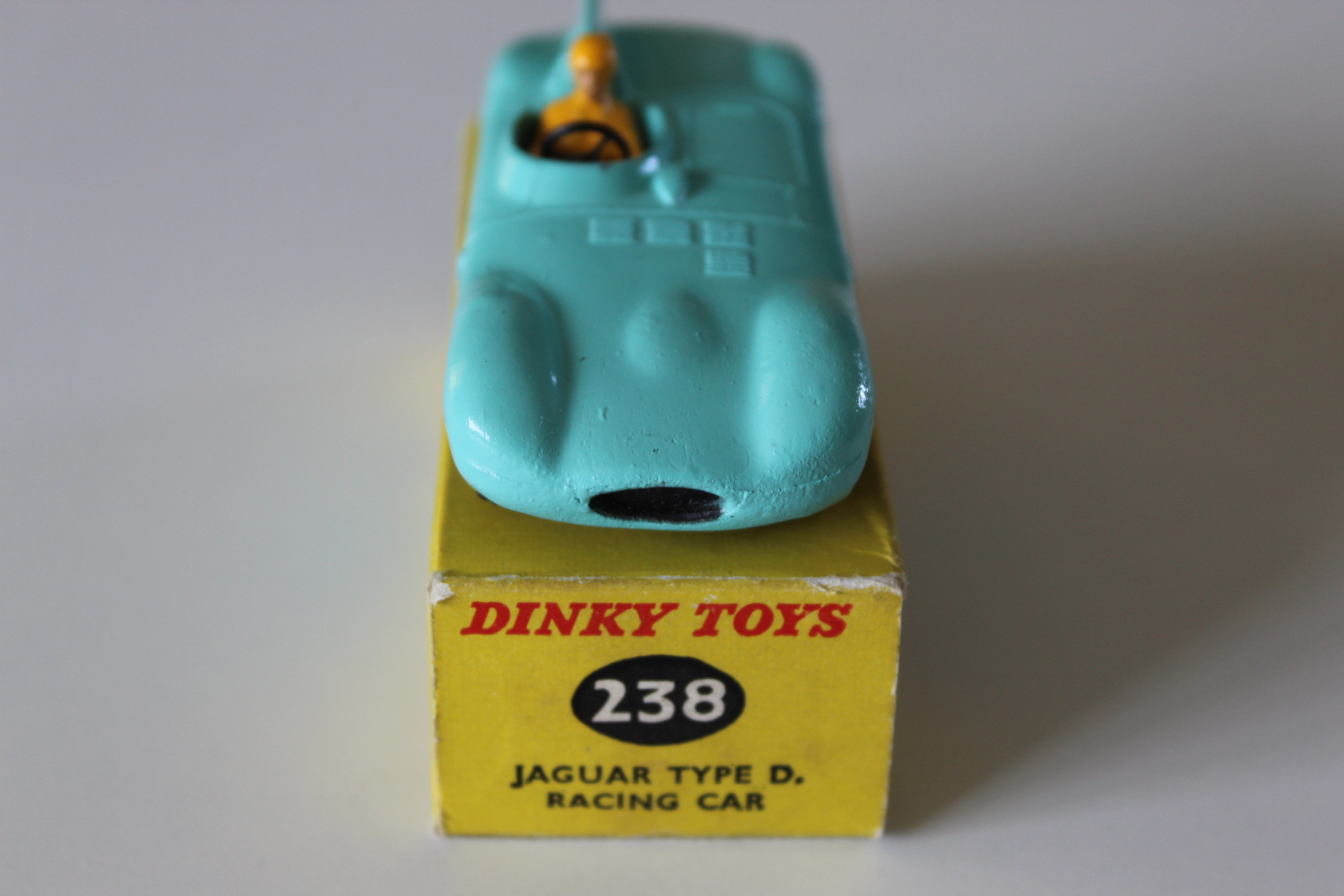 'd' type jaguar dinky toys 238 front