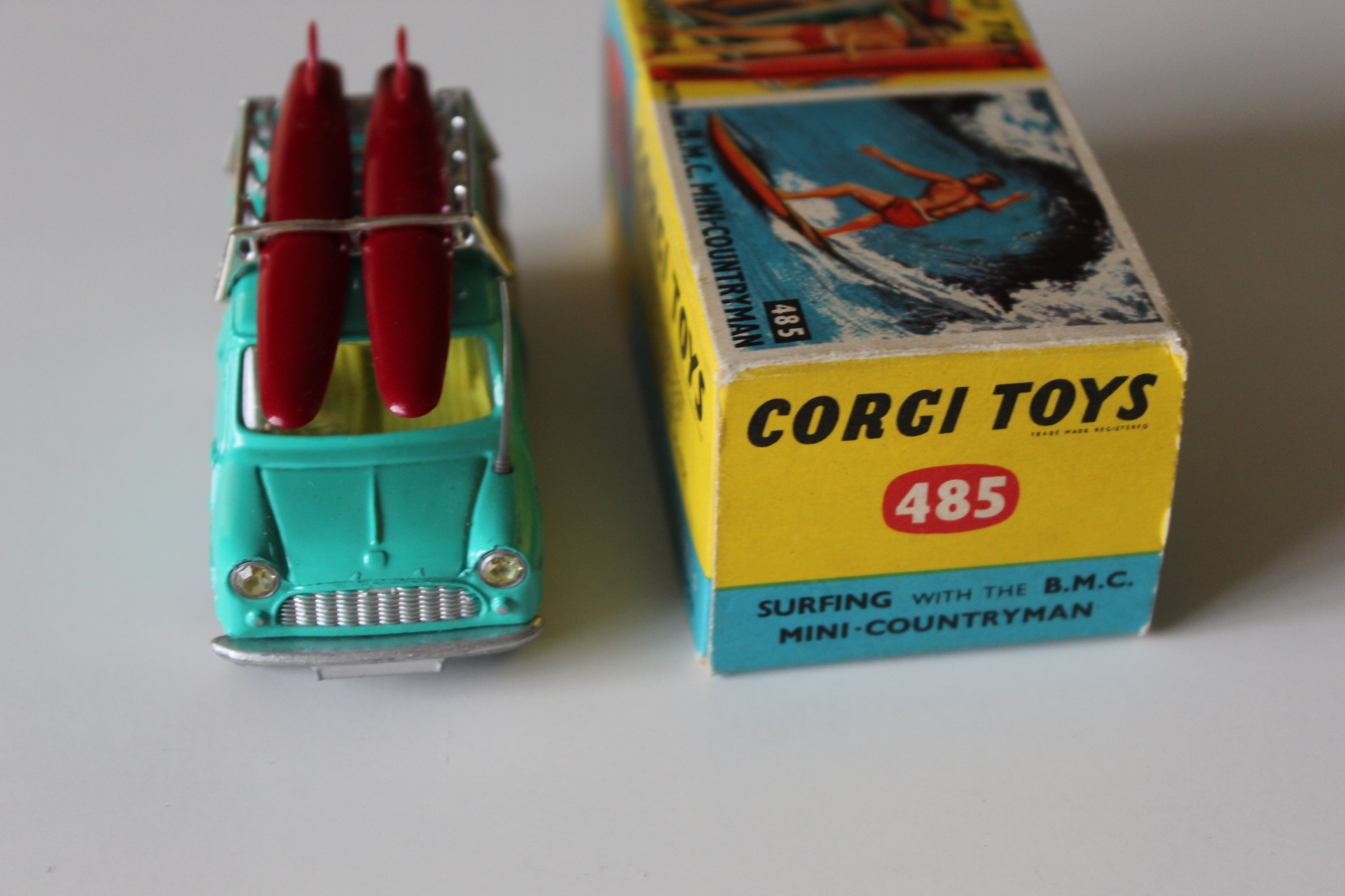 bmc mini countryman surfing corgi toys 485 front