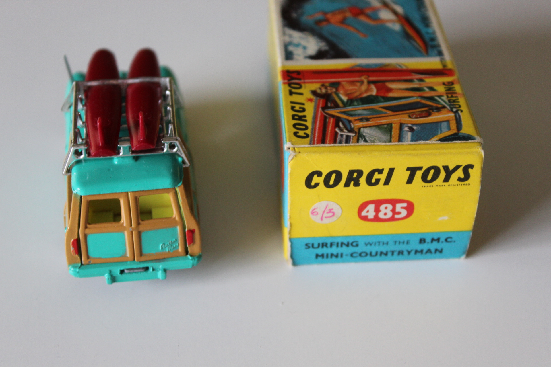 bmc mini countryman surfing corgi toys 485 back