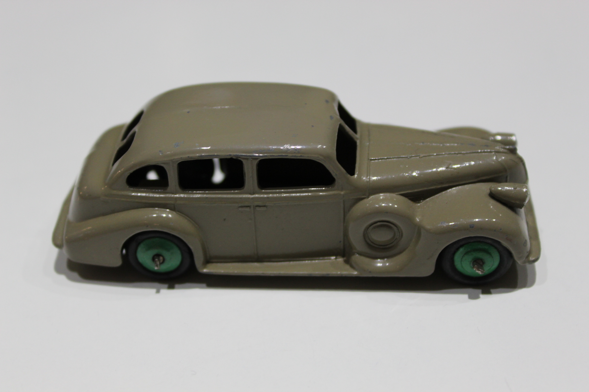 buick us export dinky toys 39bu side