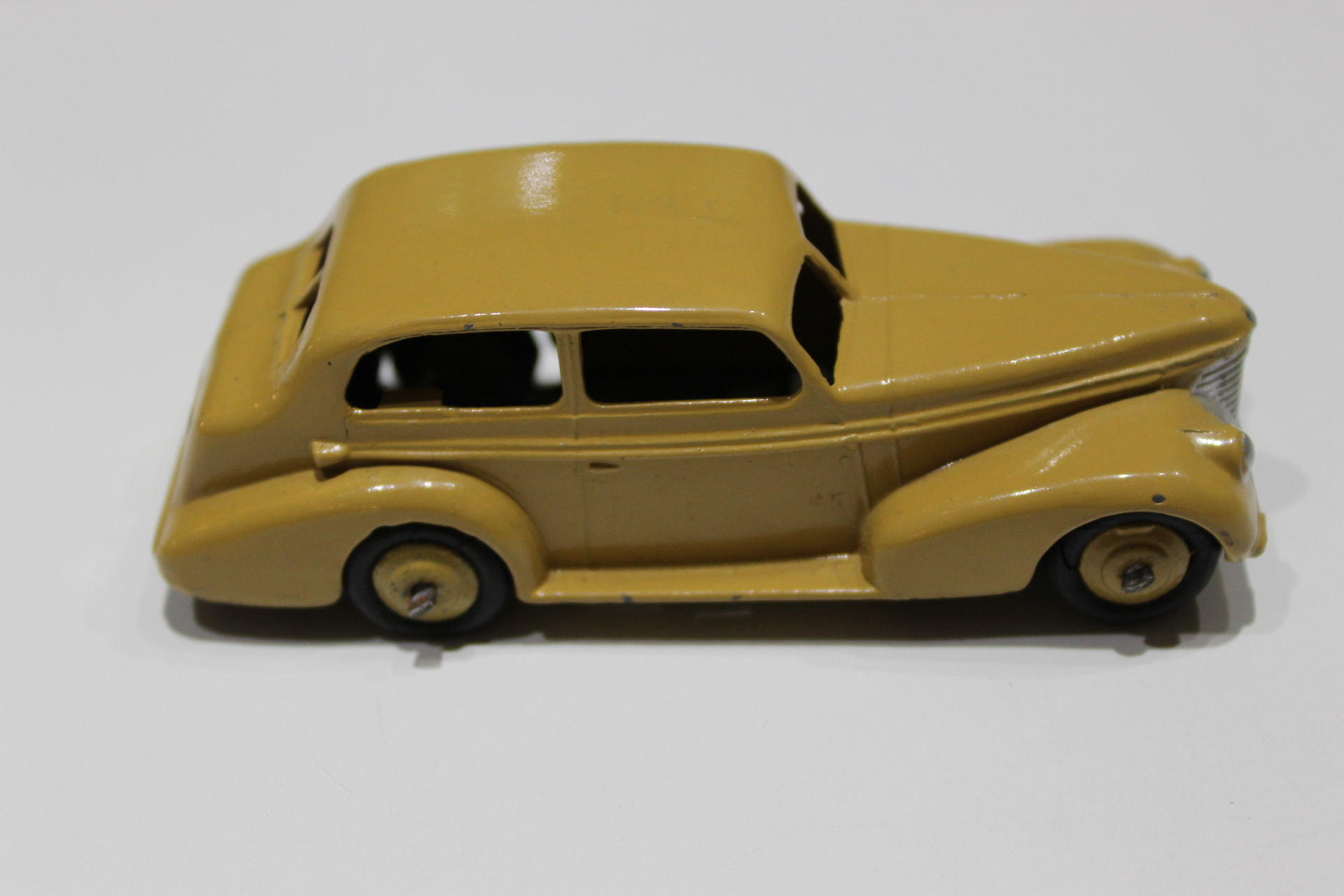 oldsmobile us export dinky toys 39bu side