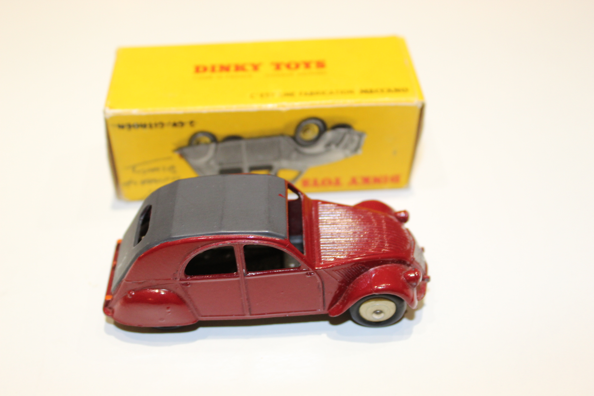 citroen 2cv french dinky toys 535 side