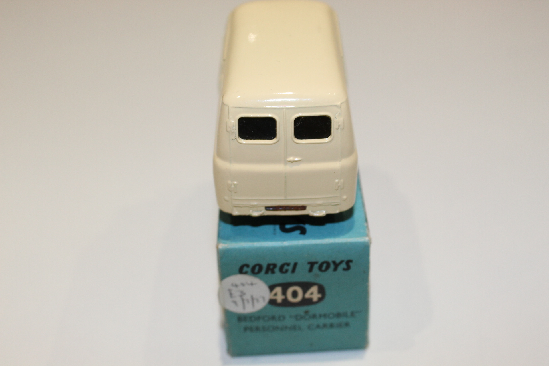 bedford dormobile Personnel Carrier corgi toys 404 back
