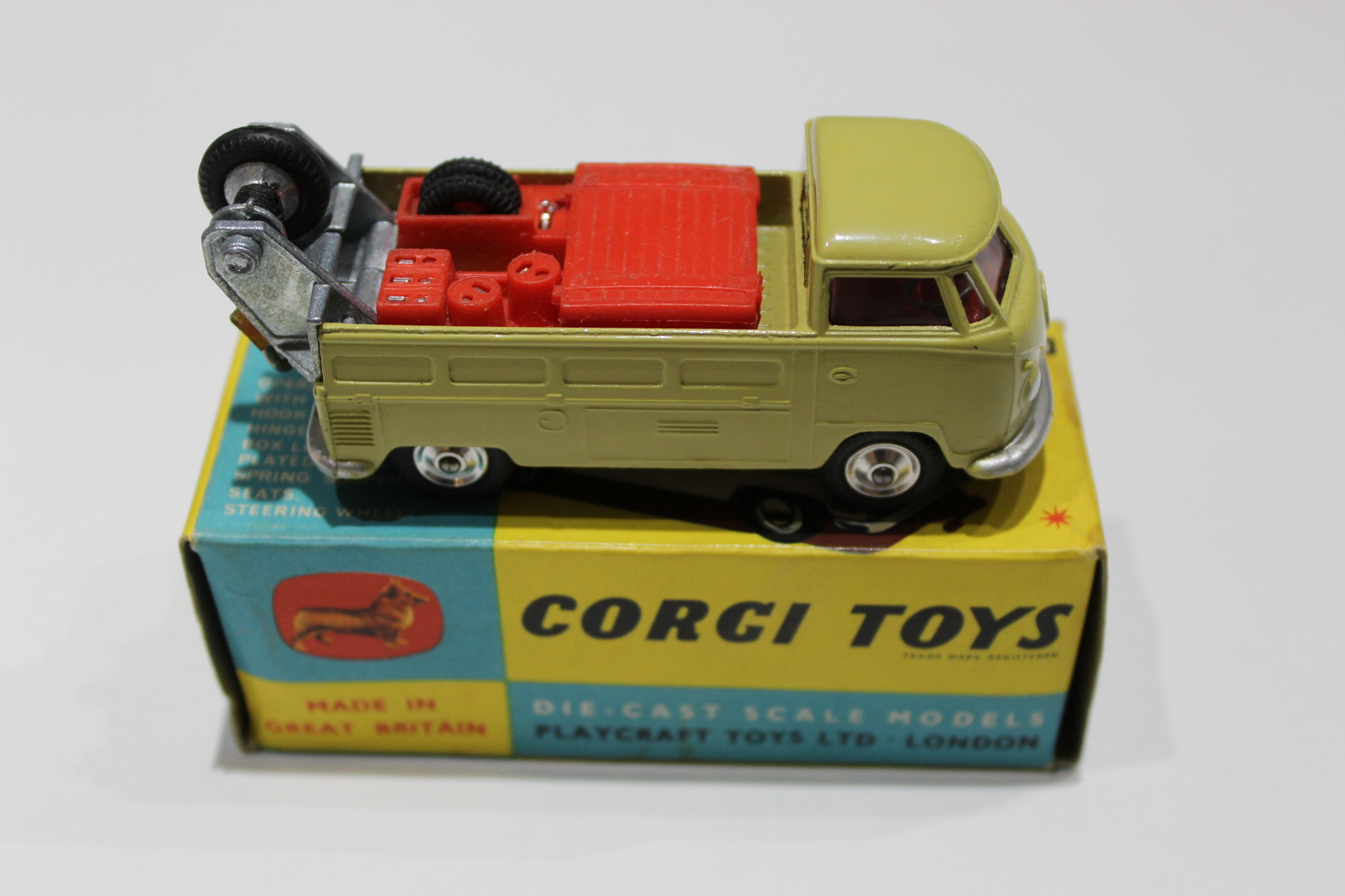 volkswagen breakdown truck corgi toys 490 side