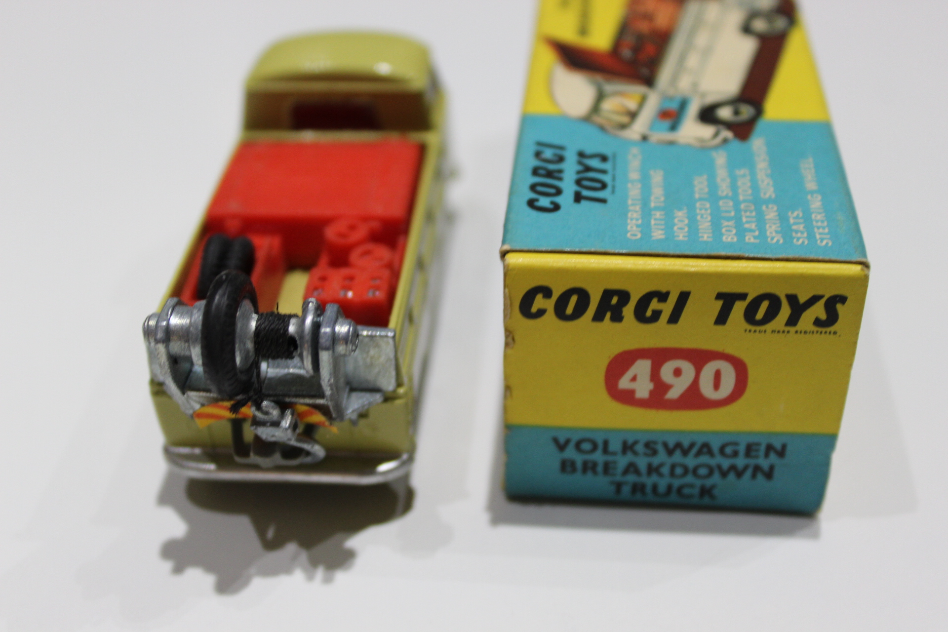 volkswagen breakdown truck corgi toys 490 back
