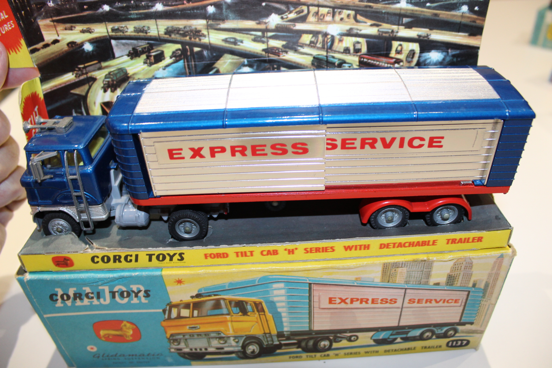 ford tilt articulated lorry express services. corgi toys 1137