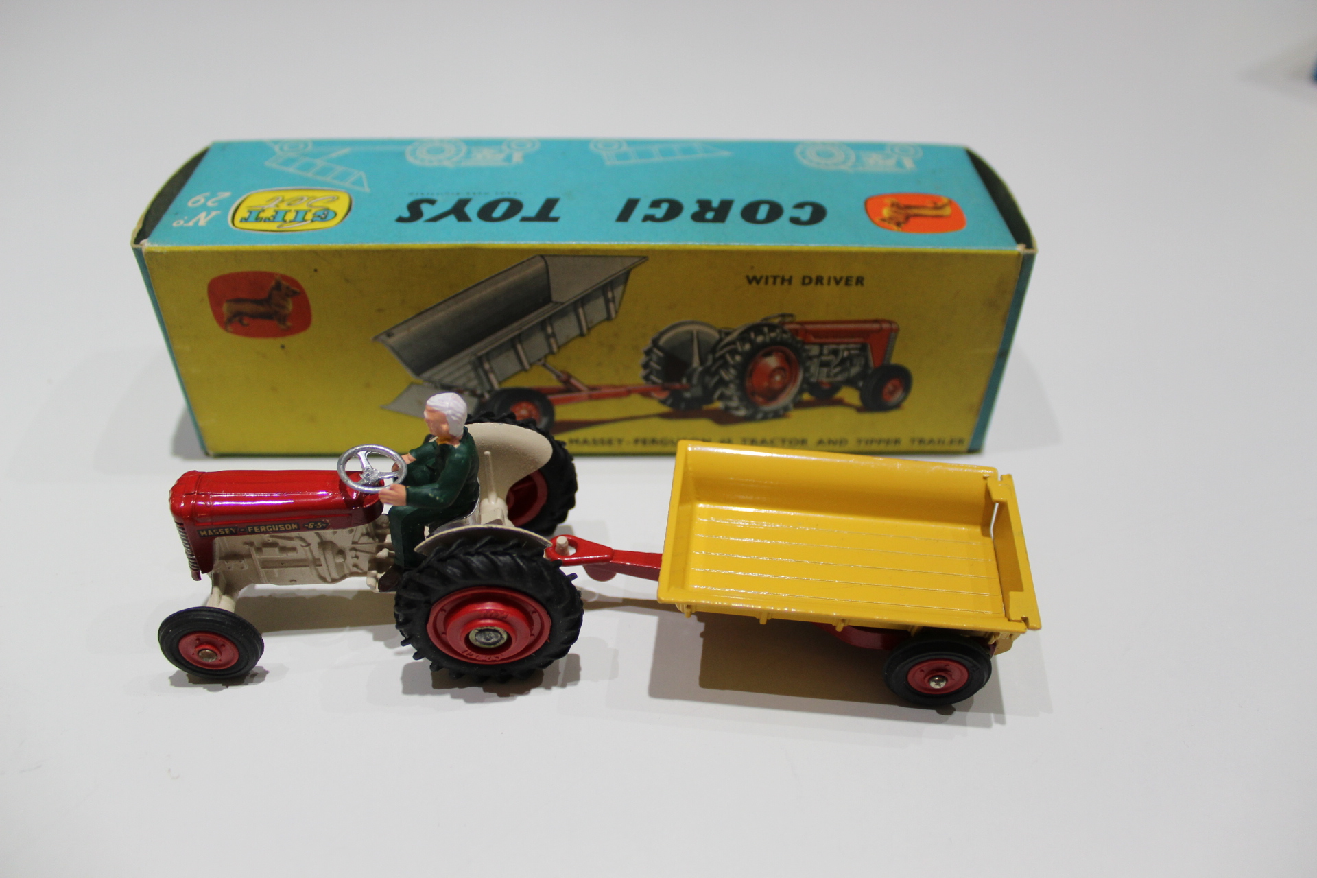 massey ferguson tractor and tipping trailer corgi gift set 29