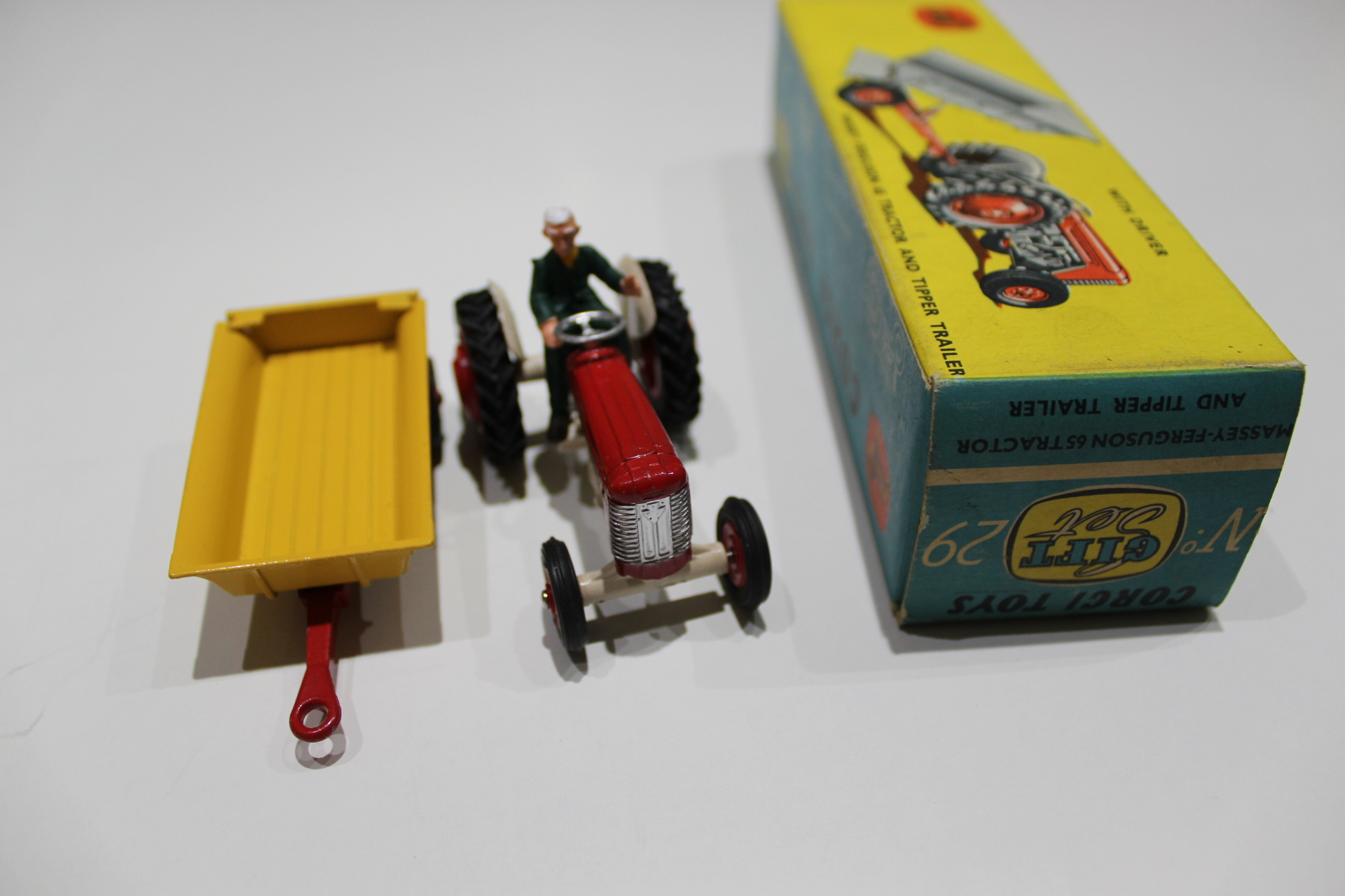 massey ferguson tractor and tipping trailer corgi gift set 29 front